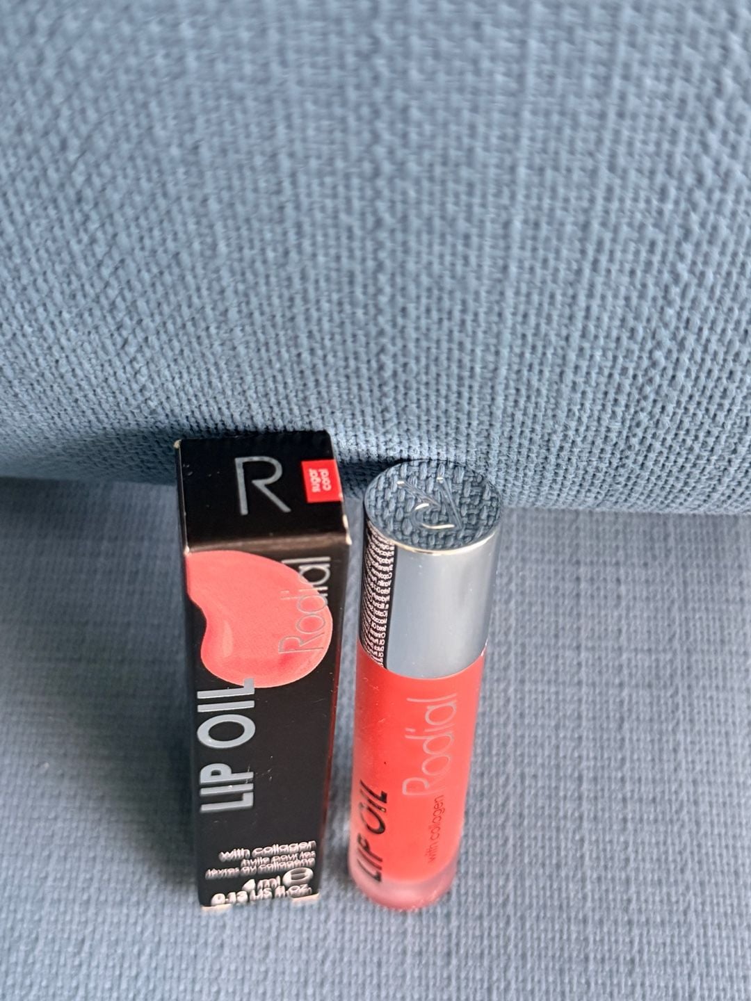 Rodial Lip Oil with Collagen Size 4ml Sugar Coral 2