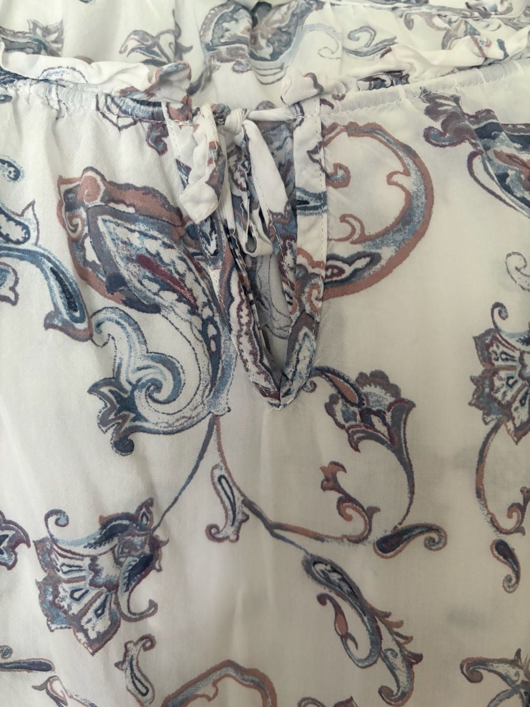 C Est 1946 Blouse Size 18/20W White Blue Paisley Long Sleeve 2