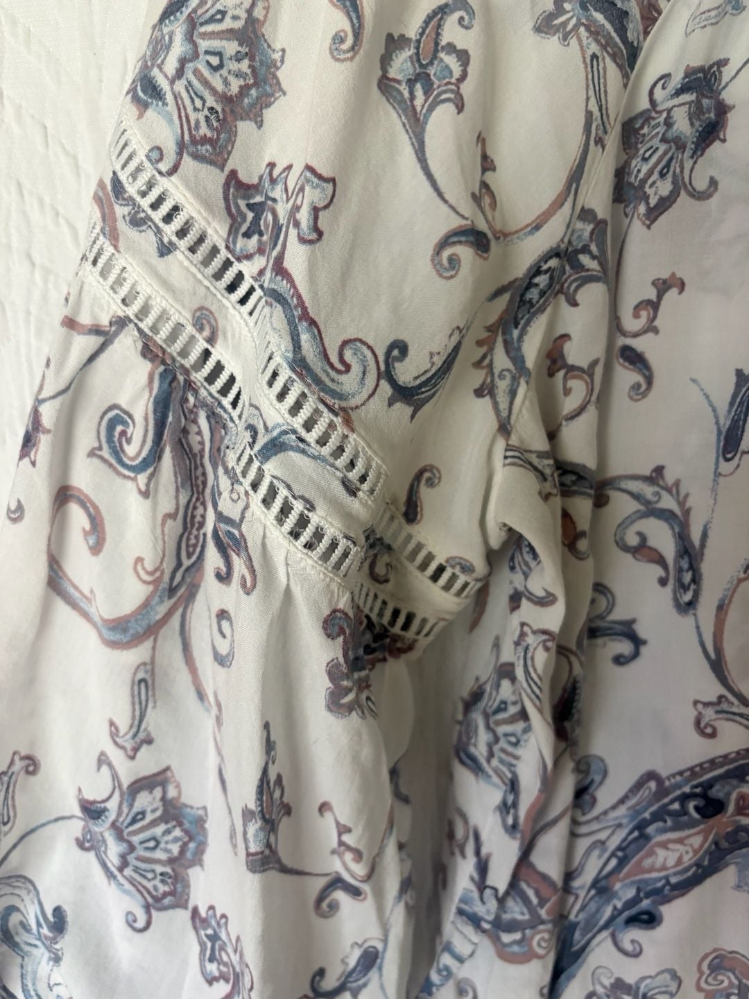 C Est 1946 Blouse Size 18/20W White Blue Paisley Long Sleeve 4