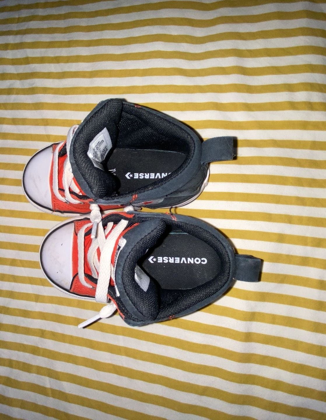 Converse Chuck Taylor All Star Axel Mid toddler Size 8 Red Black 4