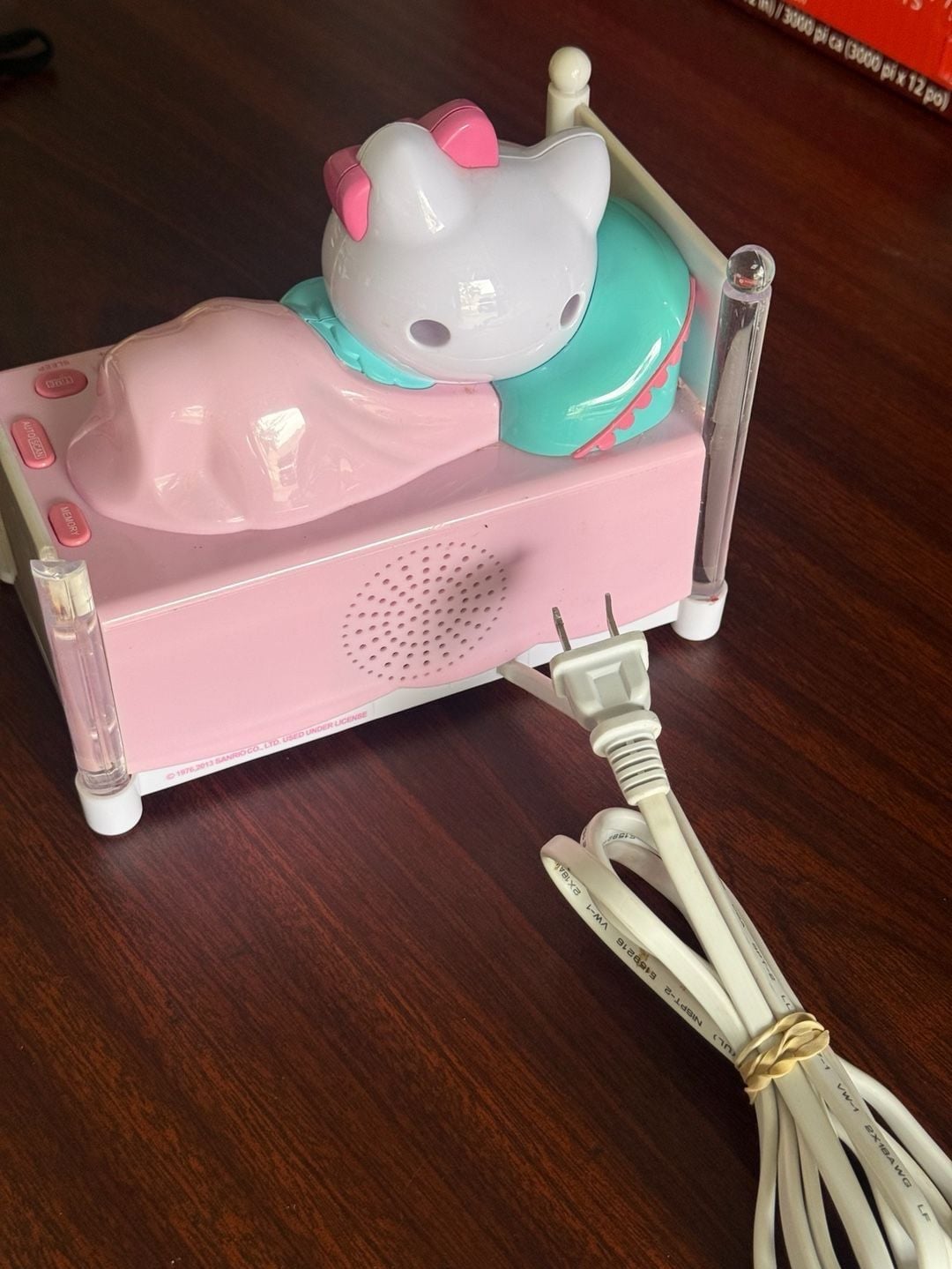 Hello Kitty Sleeping Kitty Alarm Clock Radio KT2052
tested working great! 4