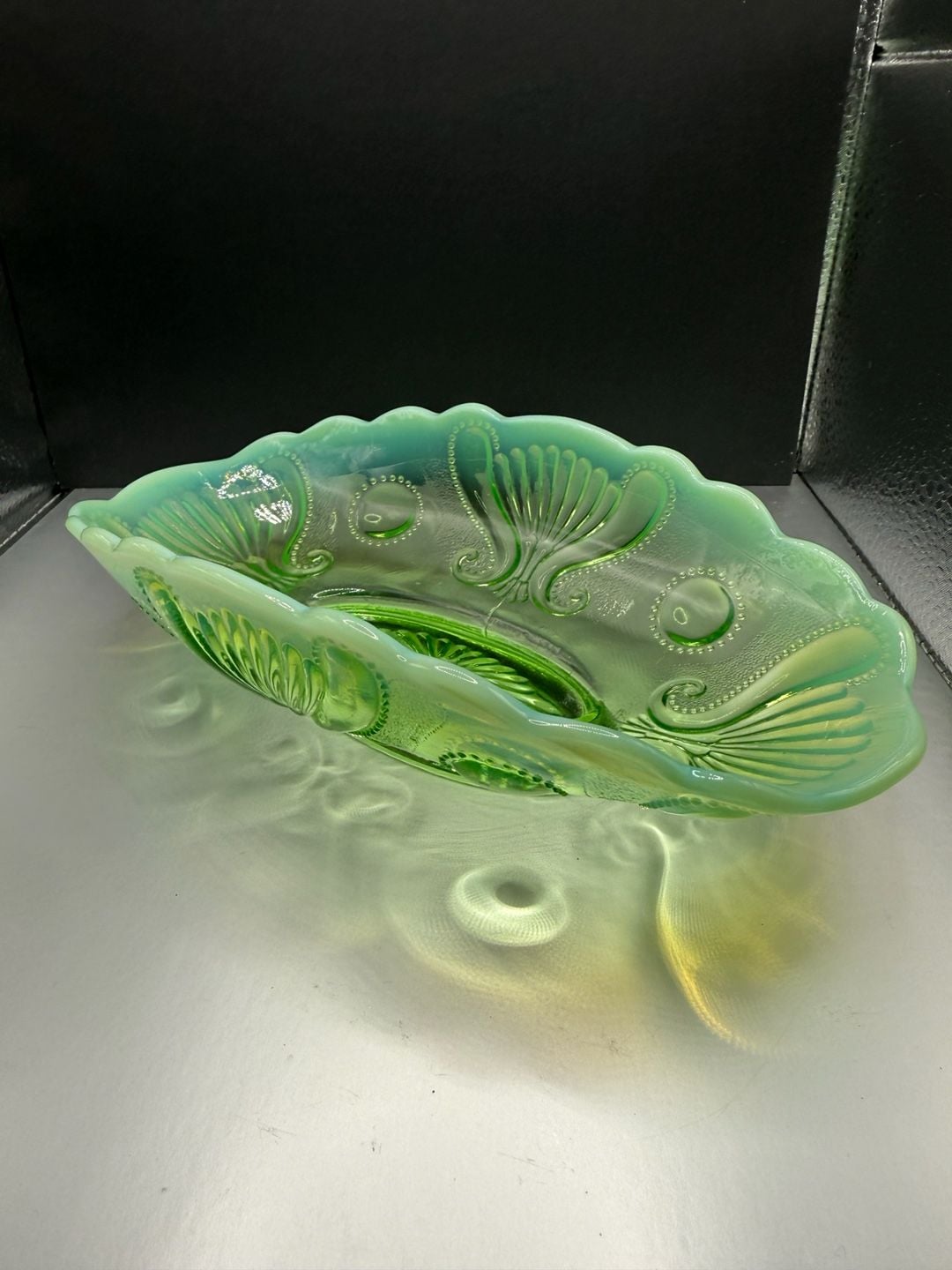 Jefferson Glass Green Opalescent Banana Boat 1