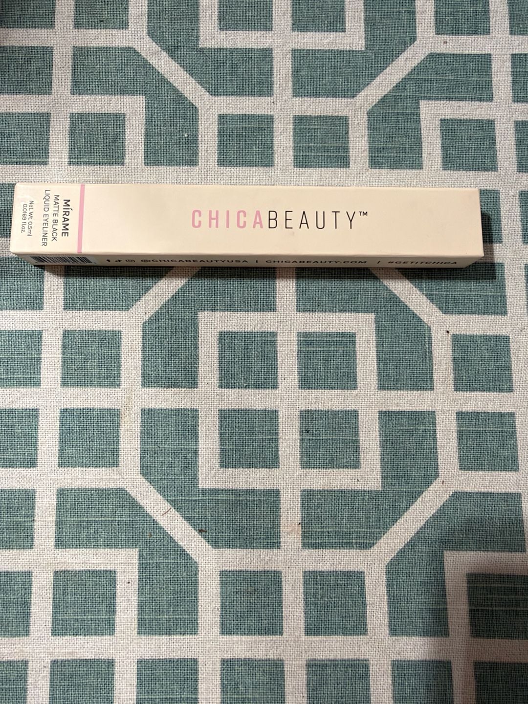 Chica Beauty Mírame Matte Black Liquid Eyeliner 2