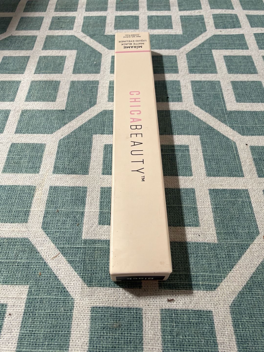Chica Beauty Mírame Matte Black Liquid Eyeliner 3
