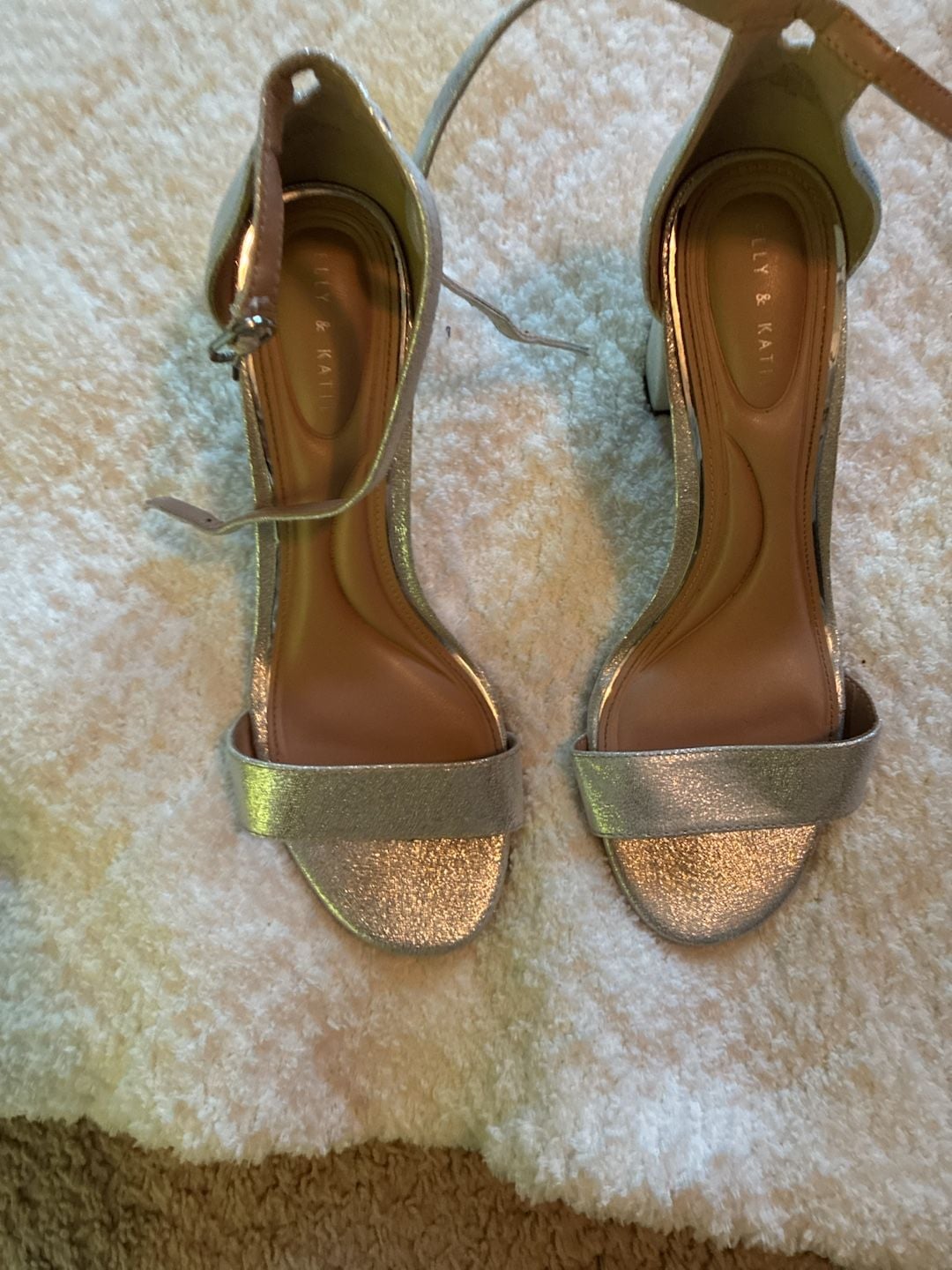 Kelly & Katie Heeled Sandals Size 8.5M Silver Shimmer Z134 10