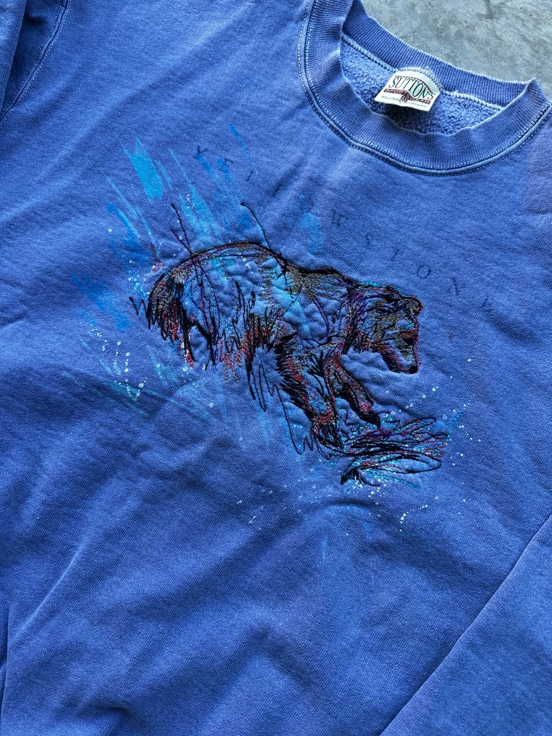 Sutton's Sportswear Yellowstone Bear Sweatshirt Size M Blue Embroidered 5
