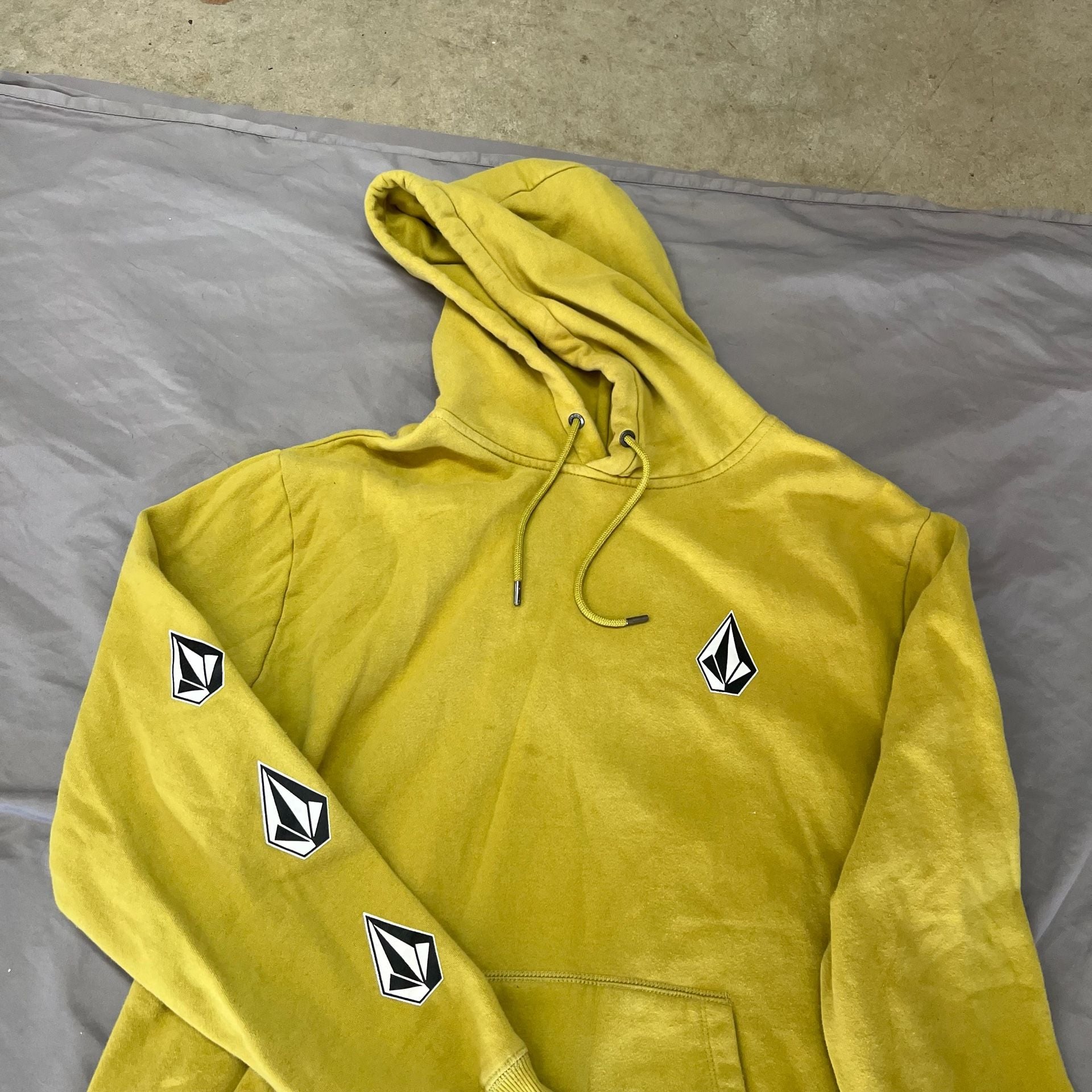 Volcom Stone Logo Yellow Hoodie 10