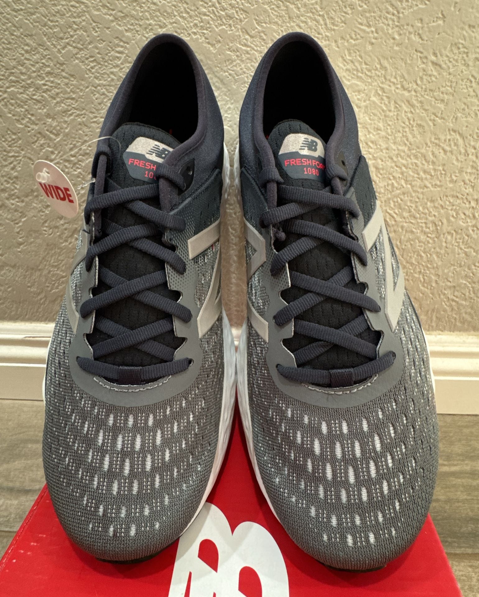 New Balance Fresh Foam 1080v9 Size 9 4E XWide Gray Navy Running Shoes for Men. Brand New. 2