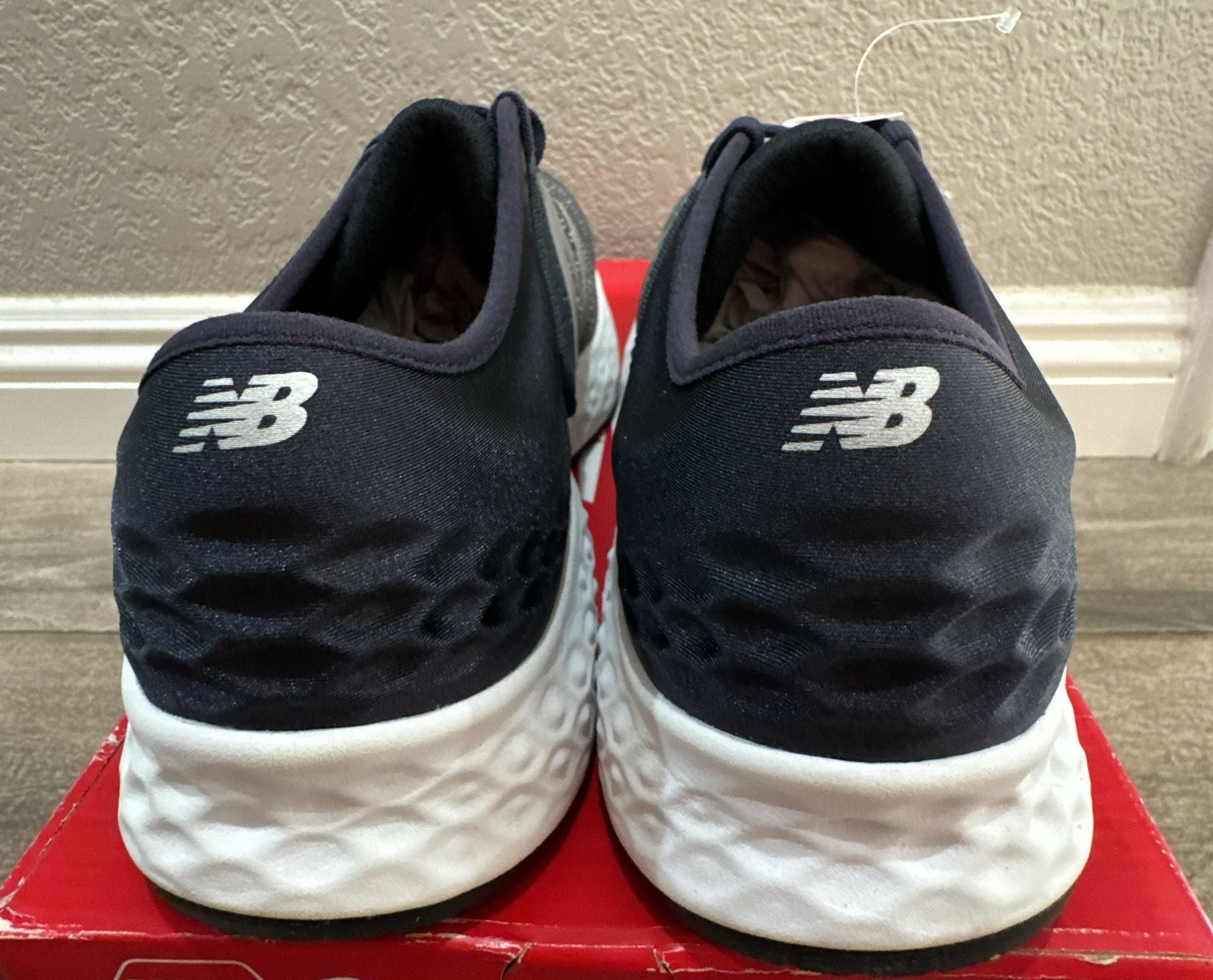 New Balance Fresh Foam 1080v9 Size 9 4E XWide Gray Navy Running Shoes for Men. Brand New. 3
