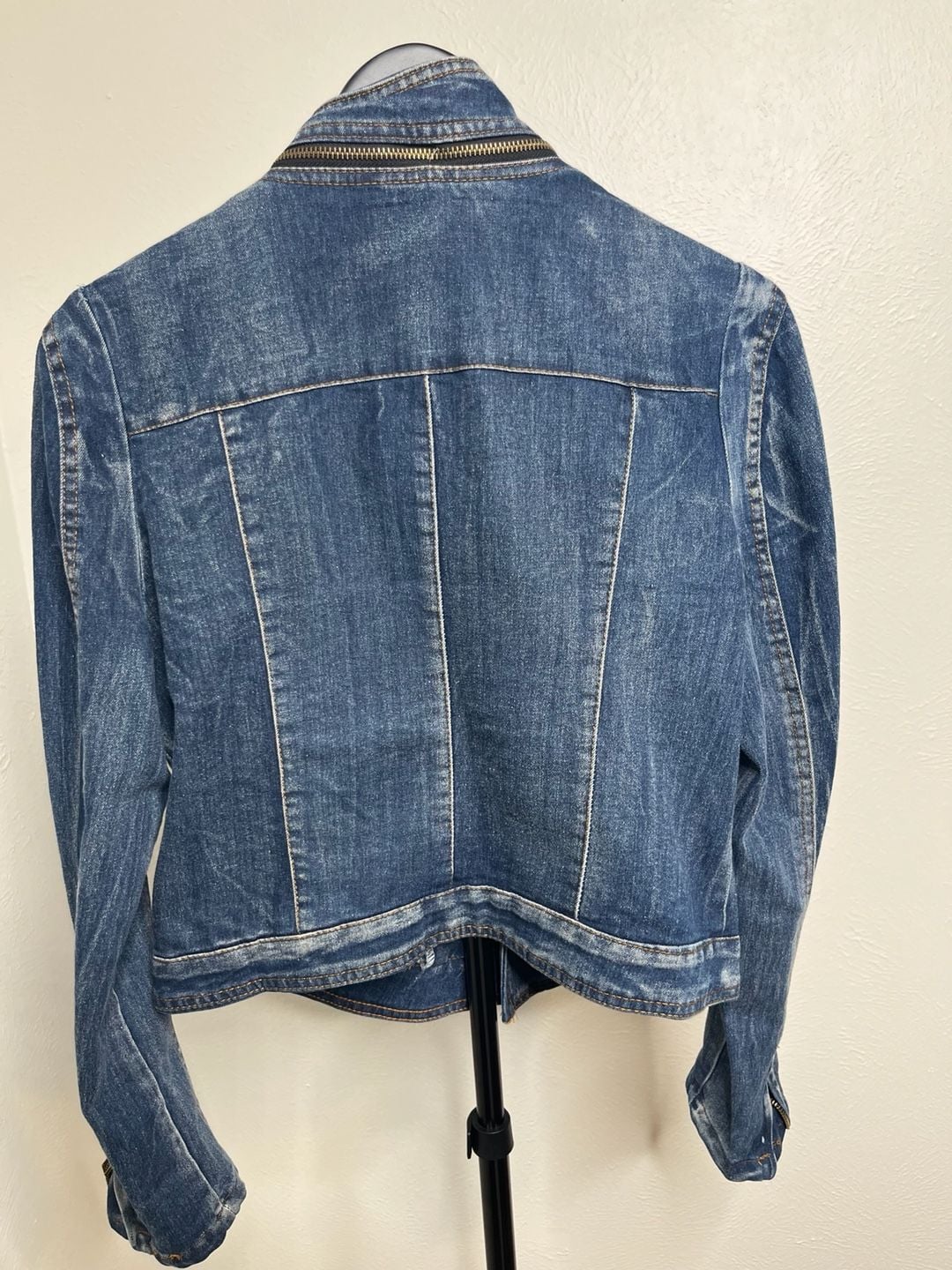 Product thumbnail 3