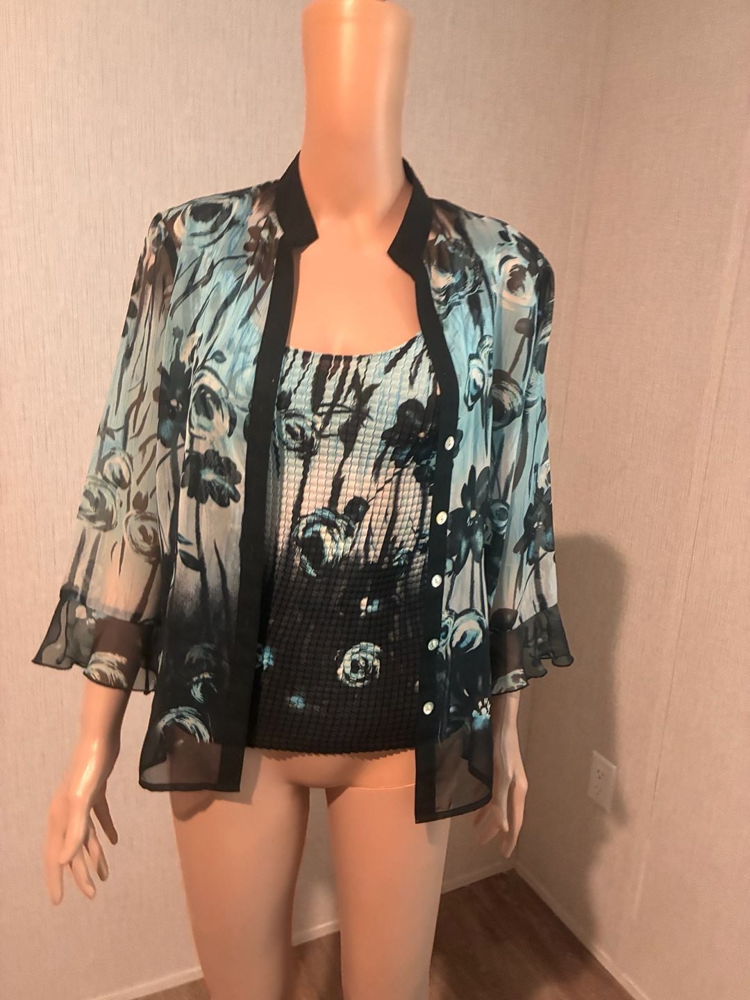 Investments II Pullover Blouse Women's Dark Aqua on Light Aqua Striped 4