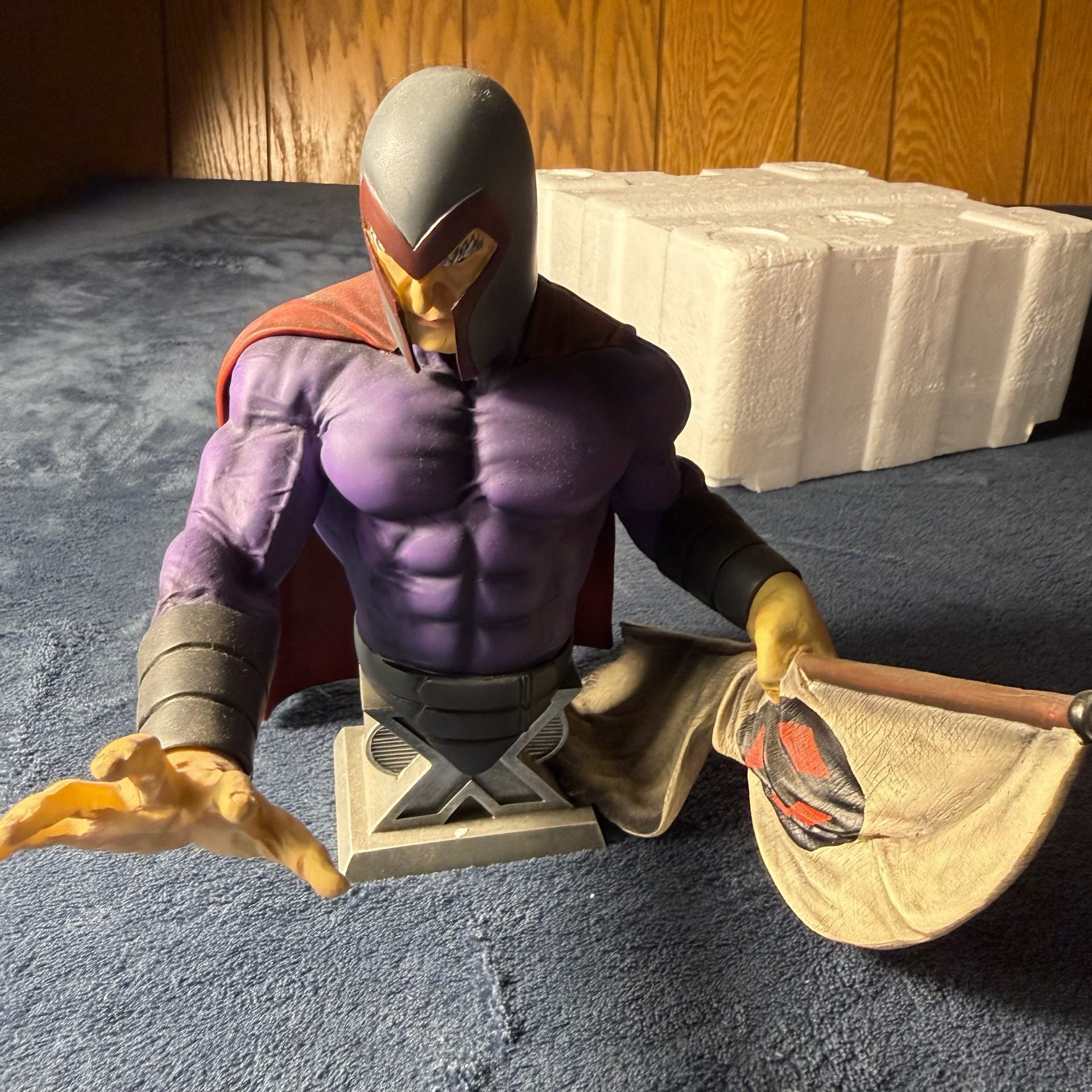 Diamond Select Ultimate X-Men Magneto Bust 2002 Box COA 2