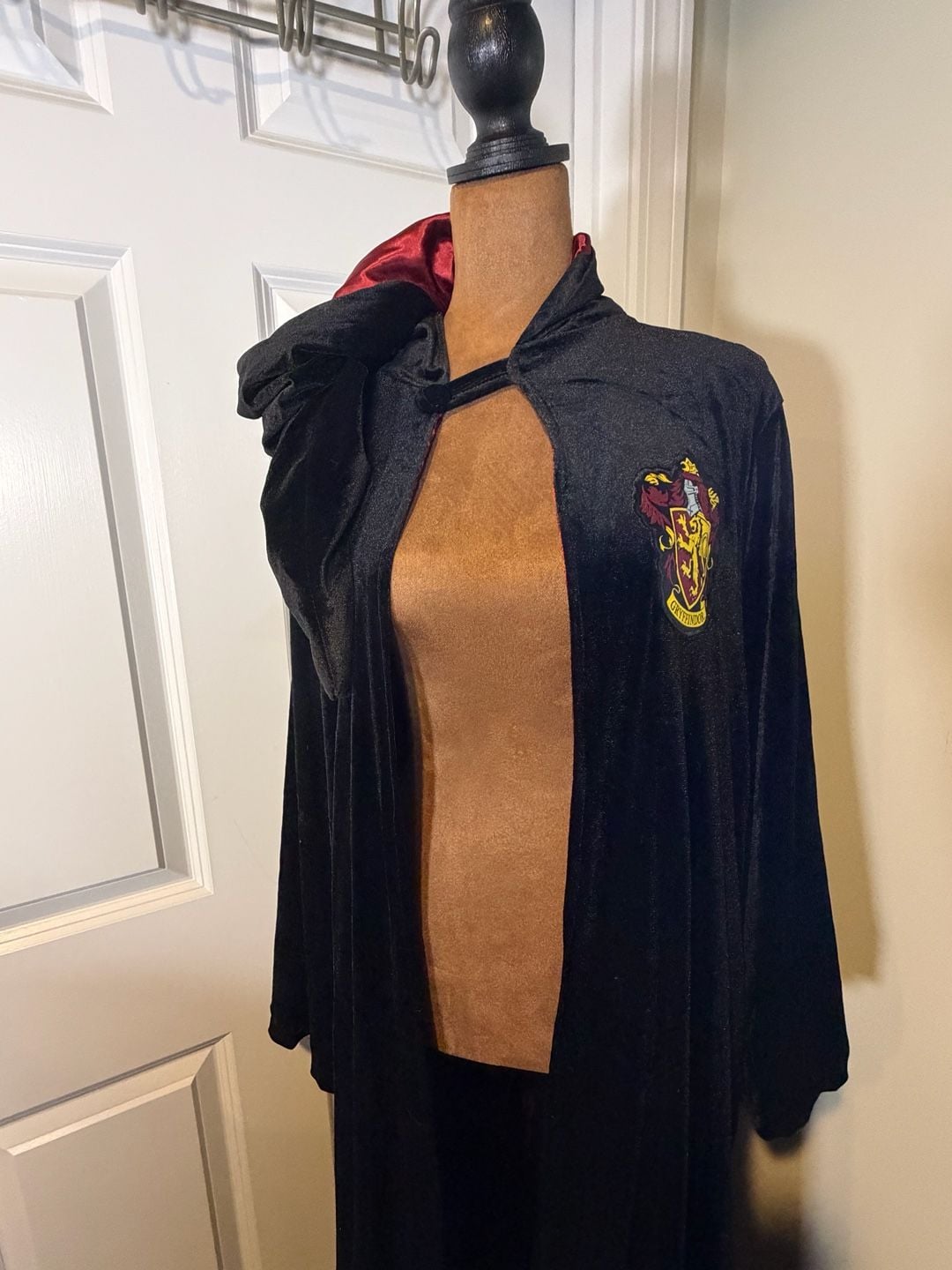 Harry Potter Gryffindor Velvet Hooded Robe Cape Wizarding World Costume 3