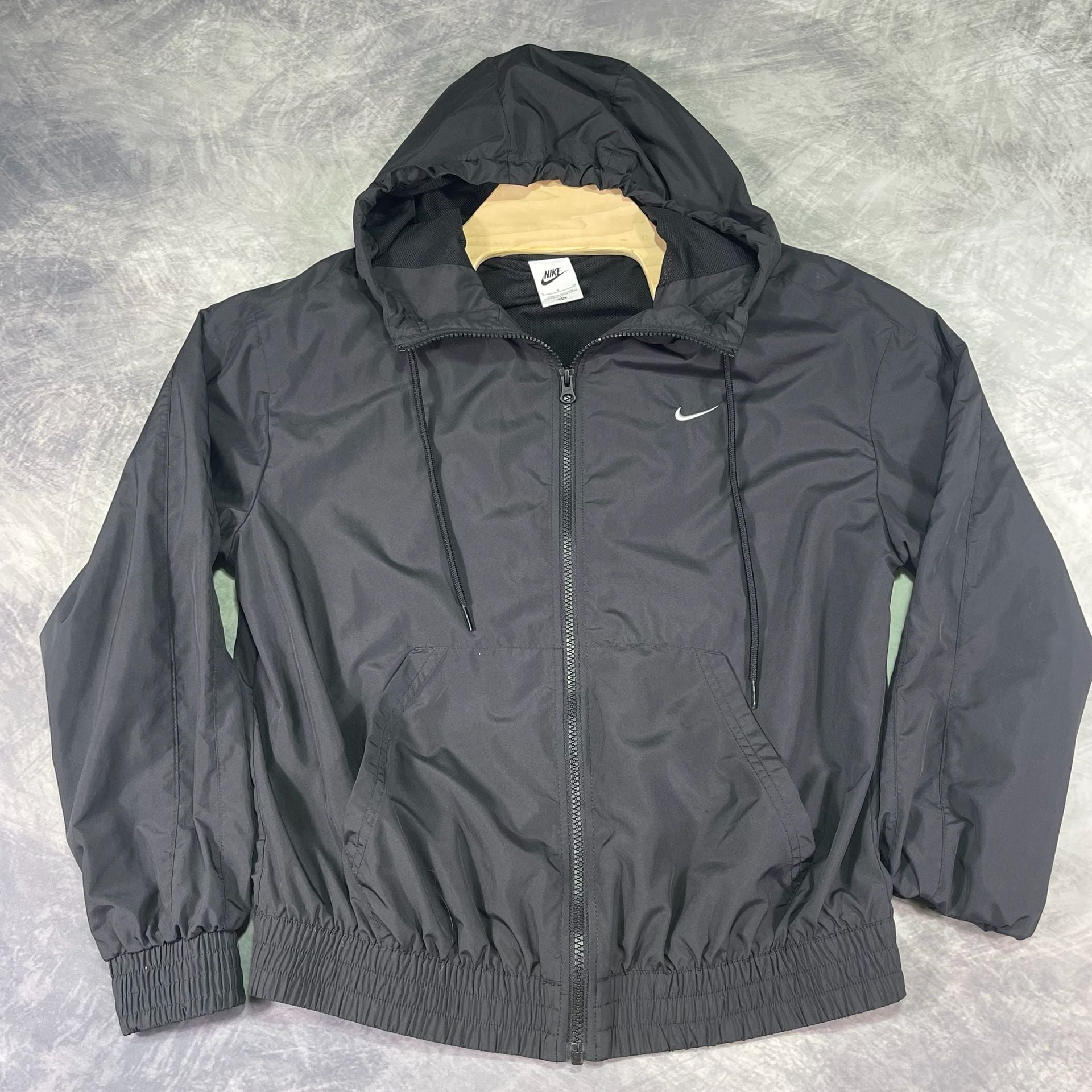 Nike Sportswear Essential UV Woven Jacket Size S Black Hooded Windbreaker 2