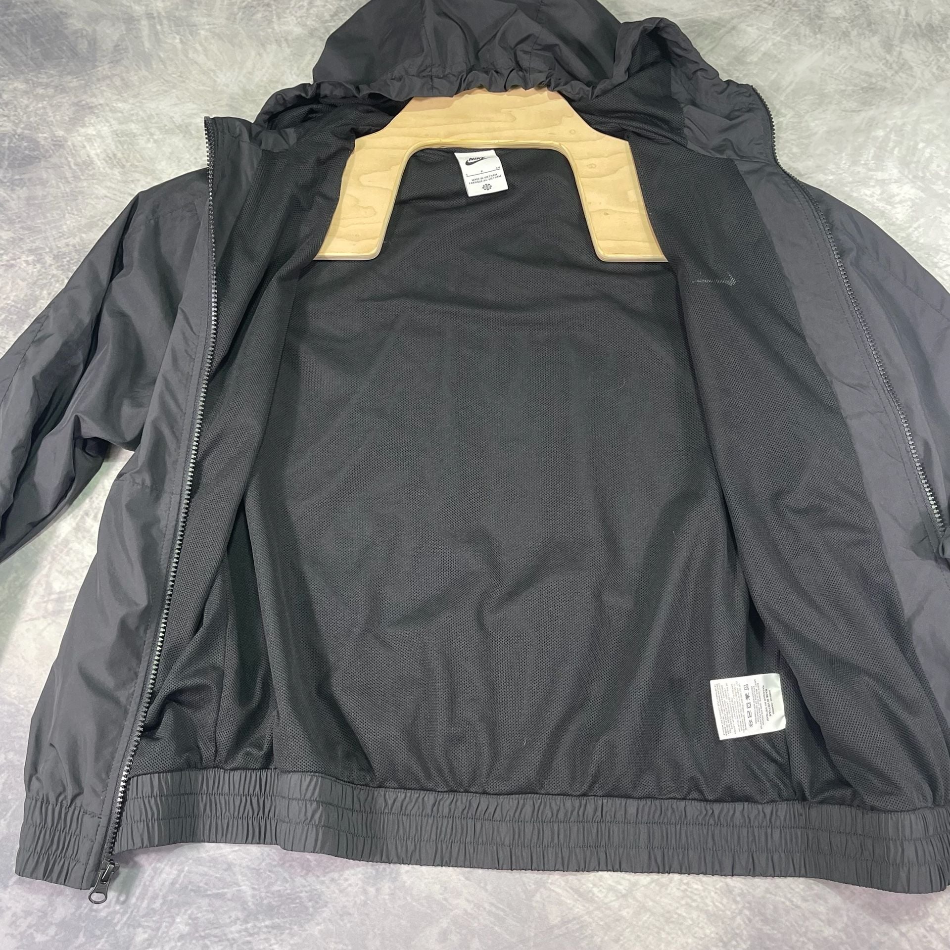 Nike Sportswear Essential UV Woven Jacket Size S Black Hooded Windbreaker 7