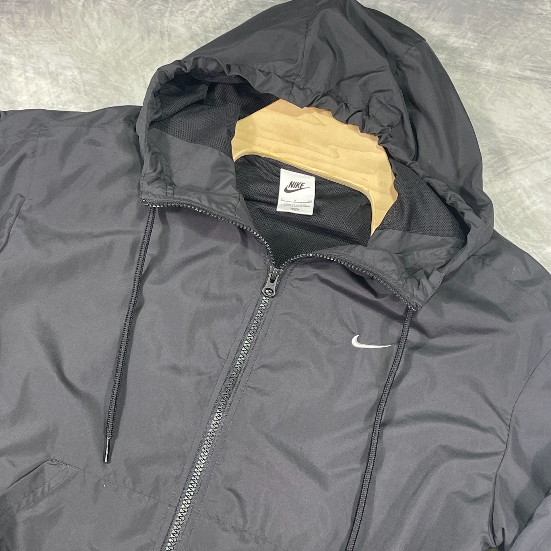 Nike Sportswear Essential UV Woven Jacket Size S Black Hooded Windbreaker 9