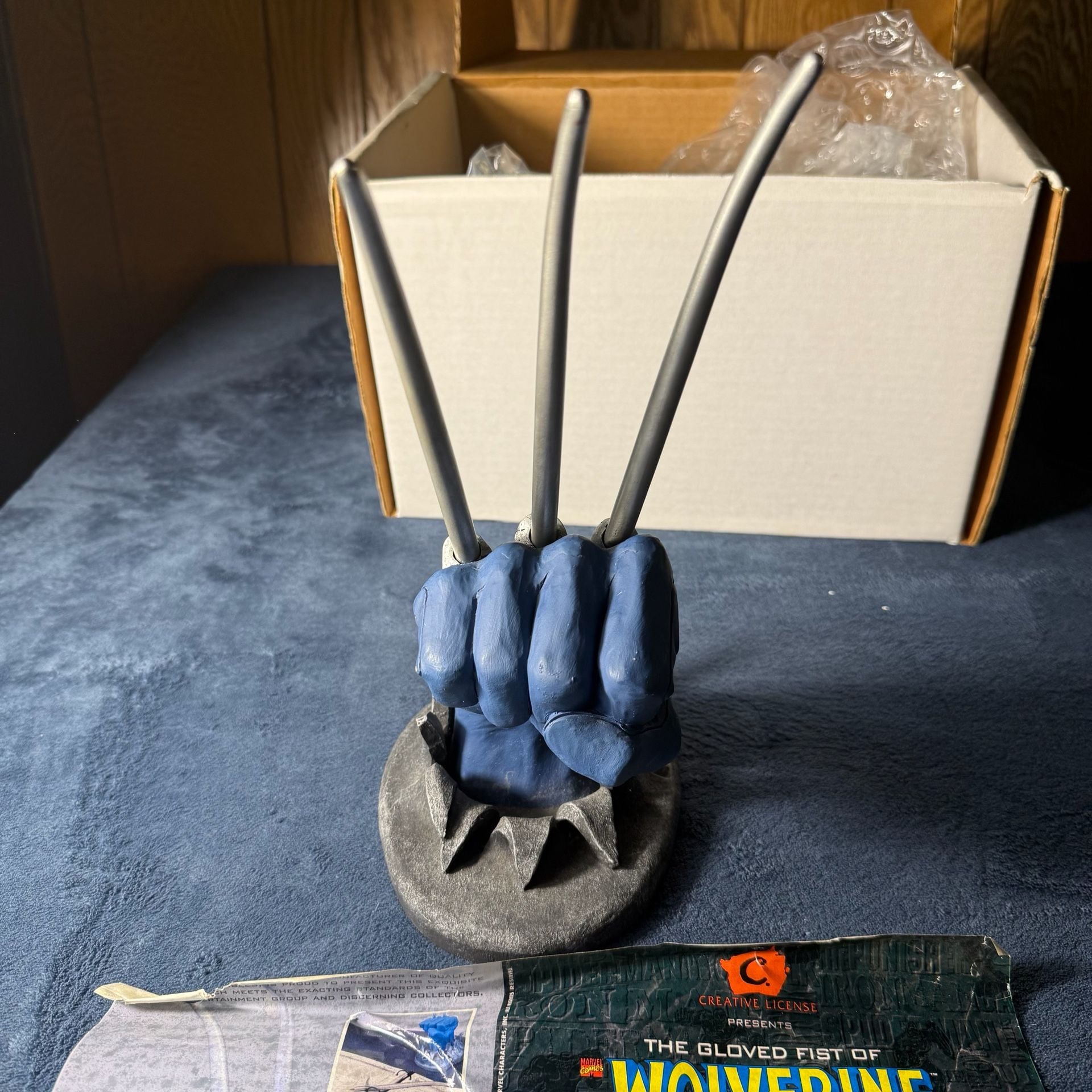 Creative License Wolverine Gloved Fist Three Pen Desk Set 1
