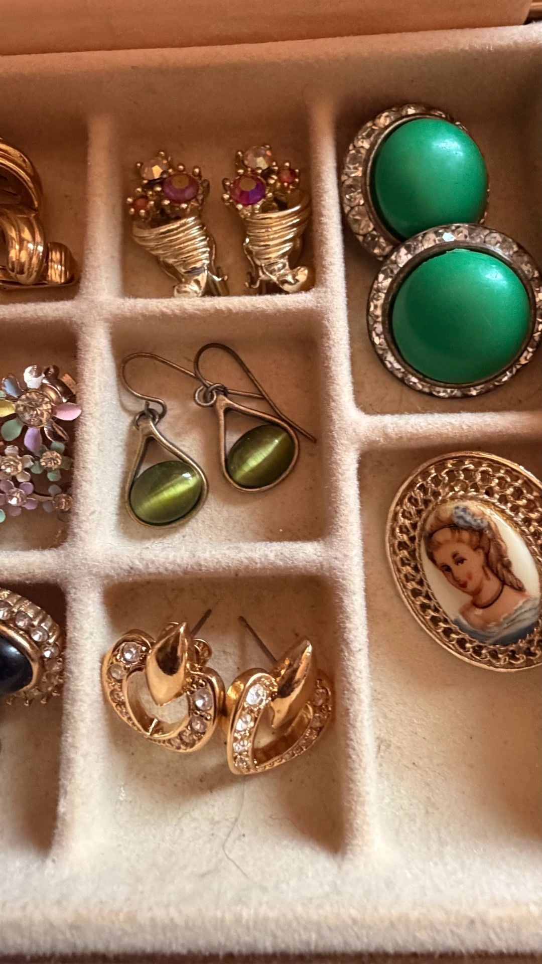 Vintage Jewelry Box & Lot 4