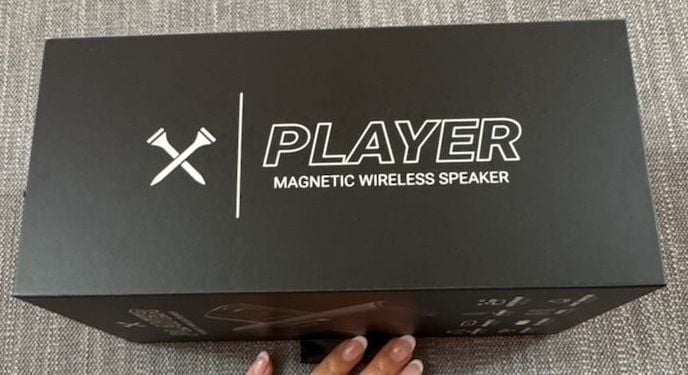 Blue Tees Player Magnetic Wireless Speaker Black 4