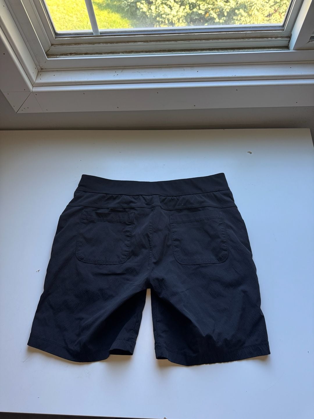 Athleta Trekkie Bermuda 2.0 Shorts Size 12 Black 7