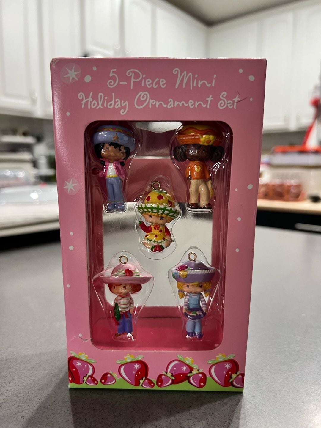 Strawberry Shortcake 5-Piece Mini Holiday Ornament Set 1