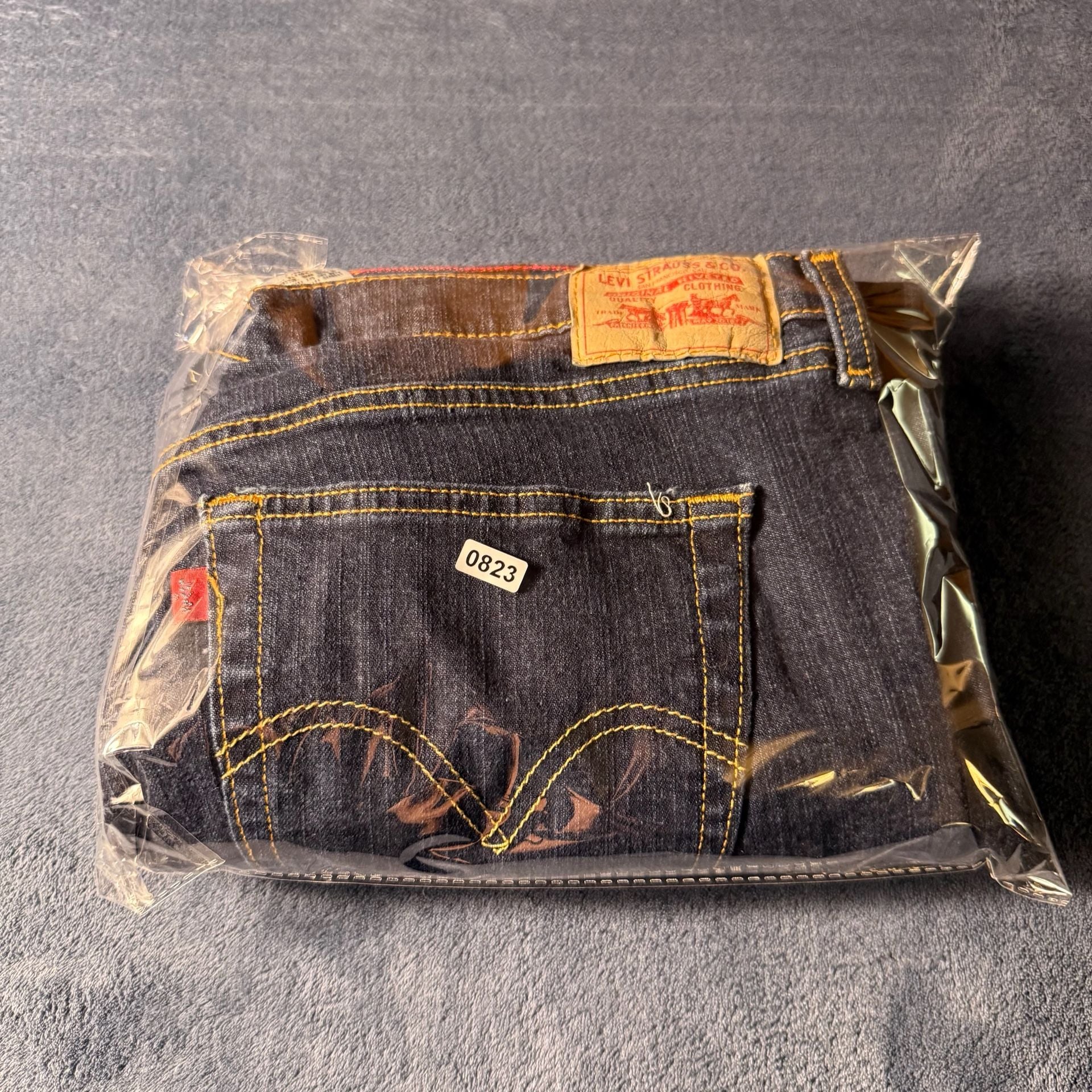 Levi's 550 Relaxed Boot Cut Jeans Size 22W Dark Wash 7