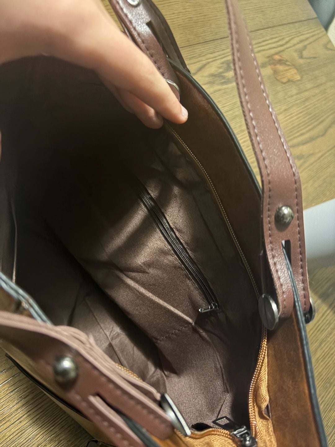 Retro Brown Faux Leather Tote Handbag with Dual Front Pockets 3