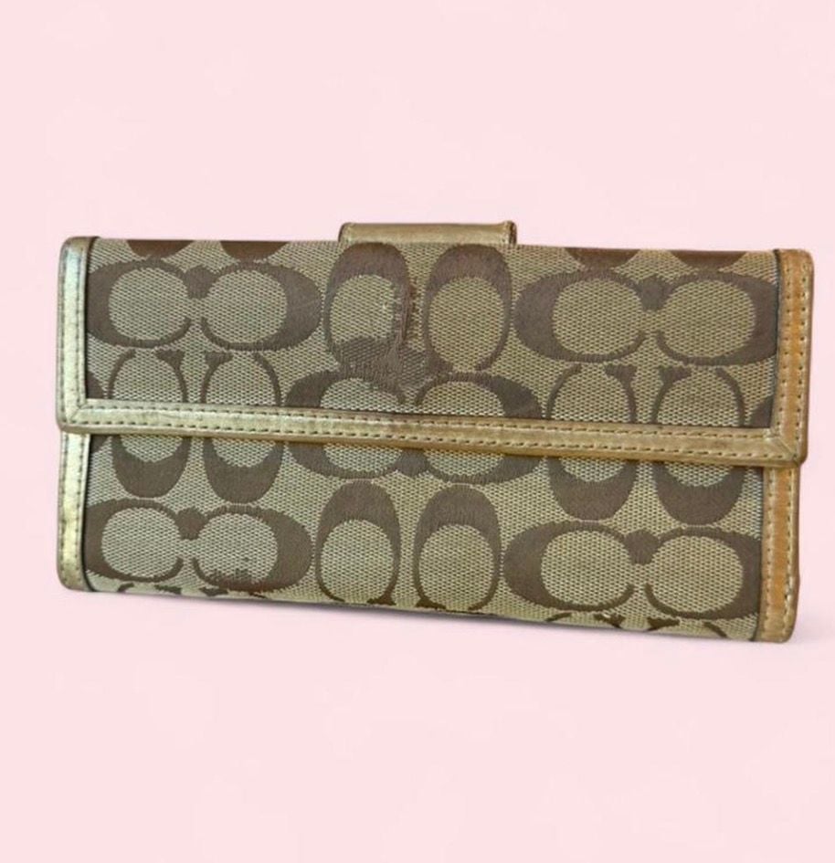 Coach Signature C Turnlock Wallet Khaki Gold 3