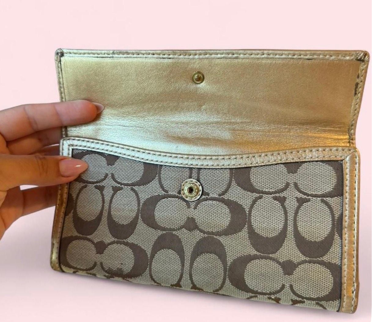 Coach Signature C Turnlock Wallet Khaki Gold 5