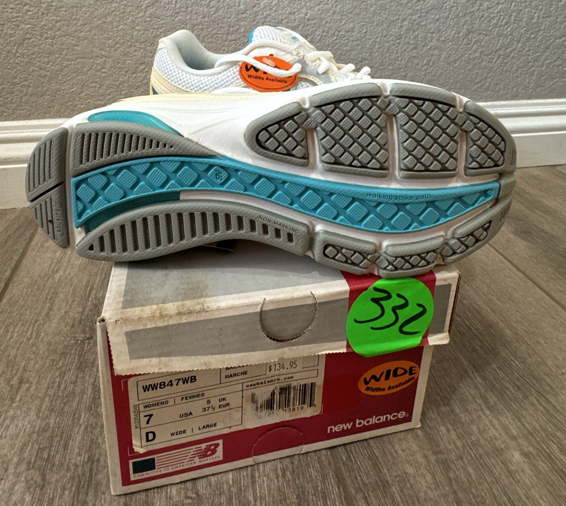 New Balance WW847WB Size 7 D Wide White Blue Walking Shoes Sneakers. Women shoes. Brand new. 4