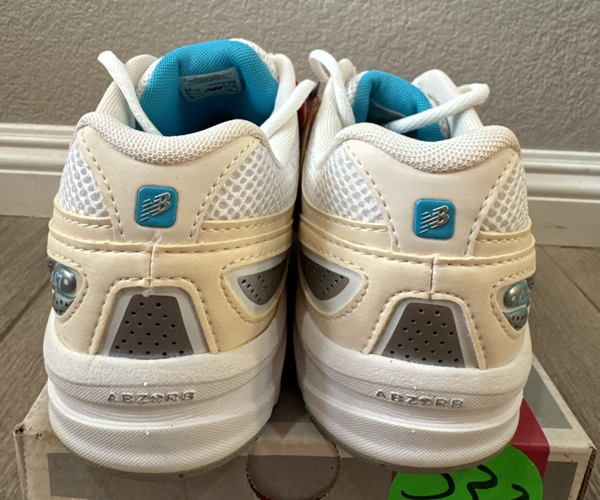 New Balance WW847WB Size 7 D Wide White Blue Walking Shoes Sneakers. Women shoes. Brand new. 5