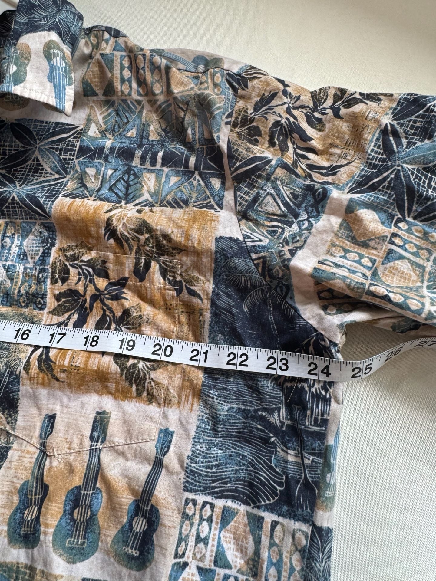 Hawaiian Aloha Shirt Tiki Ukulele Tropical Island Resort Coastal Size L 5