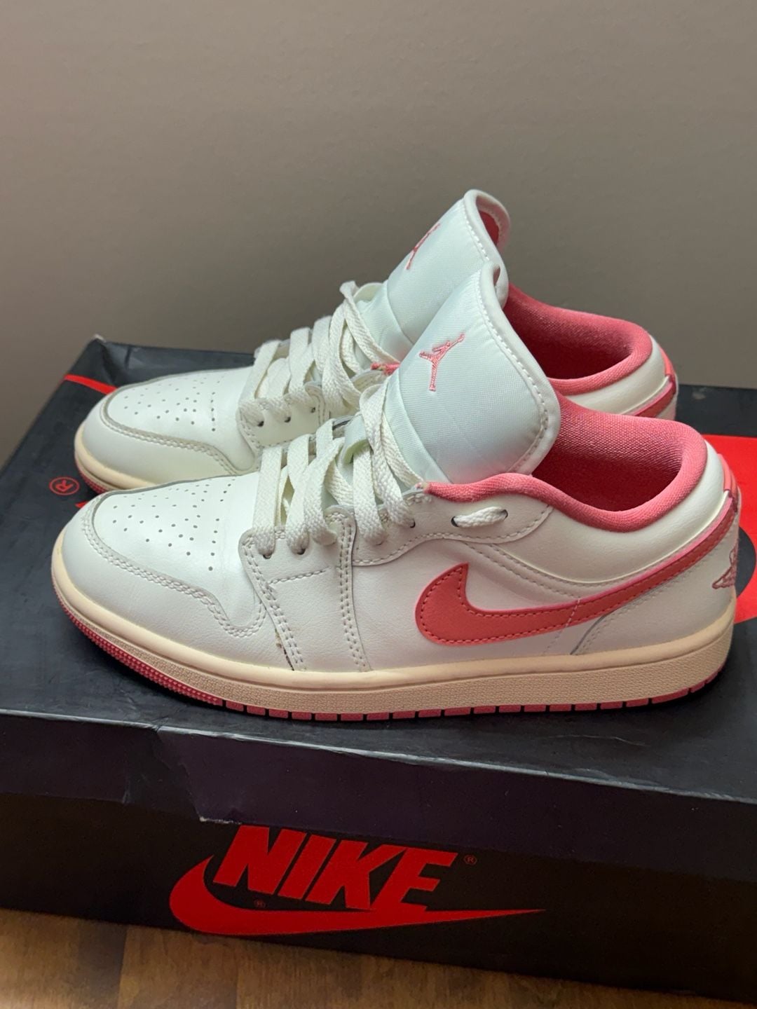 7W Nike Air Jordan 1 Low Salt Guava Ice 4