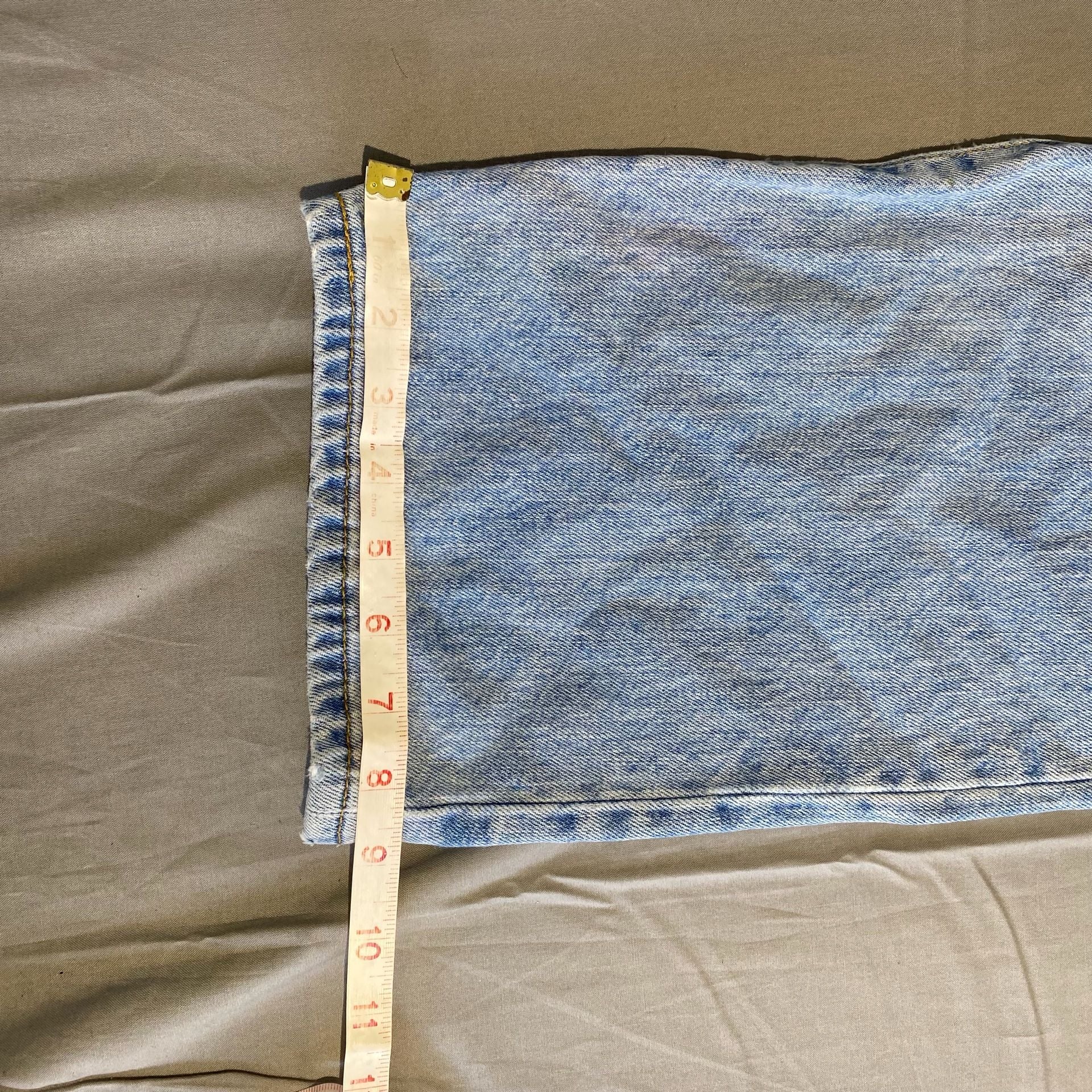 Levi's 501 Size 36x34 Light Wash Denim Button Fly Jeans 10