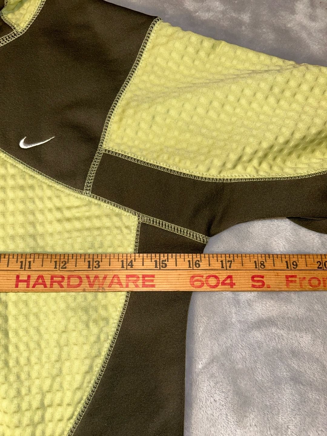 Womans Nike Therma Fit Quarter Zip Pullover Size Medium Olive Green Waffle Knit 7