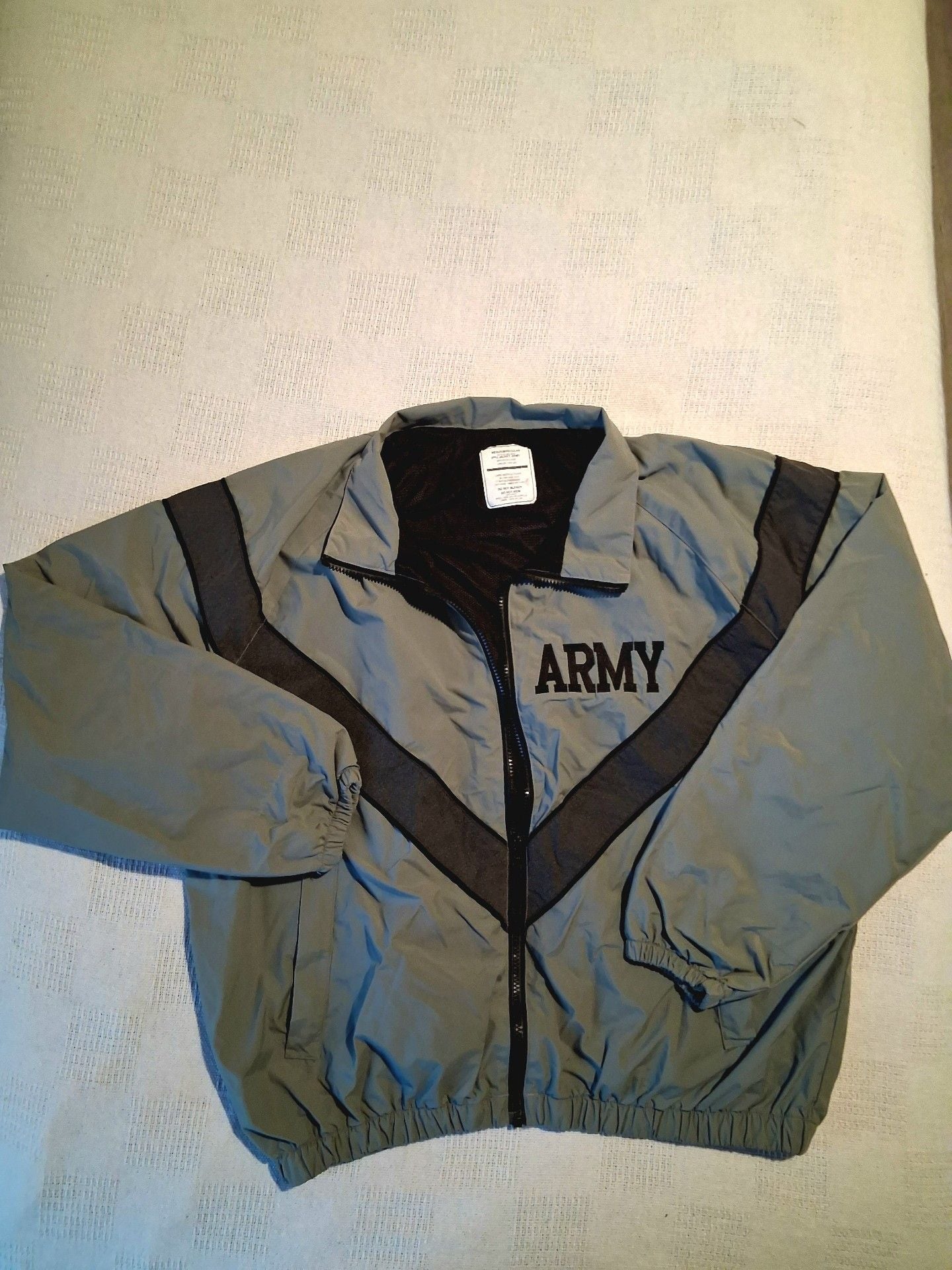 US Army IPFU Physical Fitness Uniform Jacket Medium Regular 2