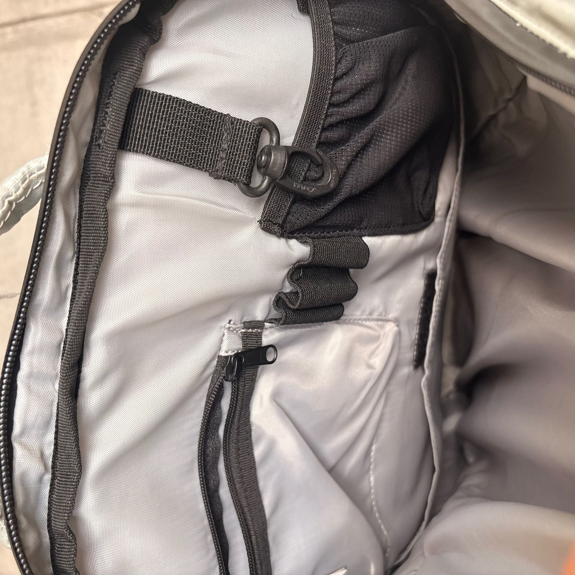 Oakley Motion Backpack Grey Tech Gorpcore Roll Top 5