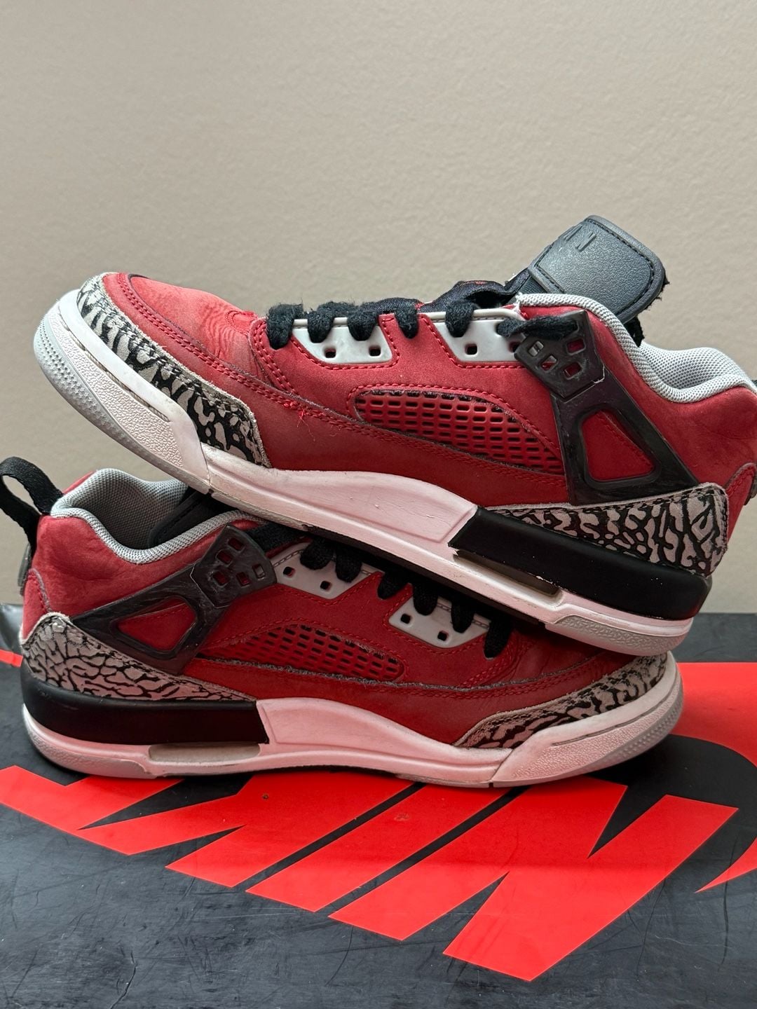 5Y Jordan Spizike Low Toro Gym Red Black Wolf Grey Shoes 8