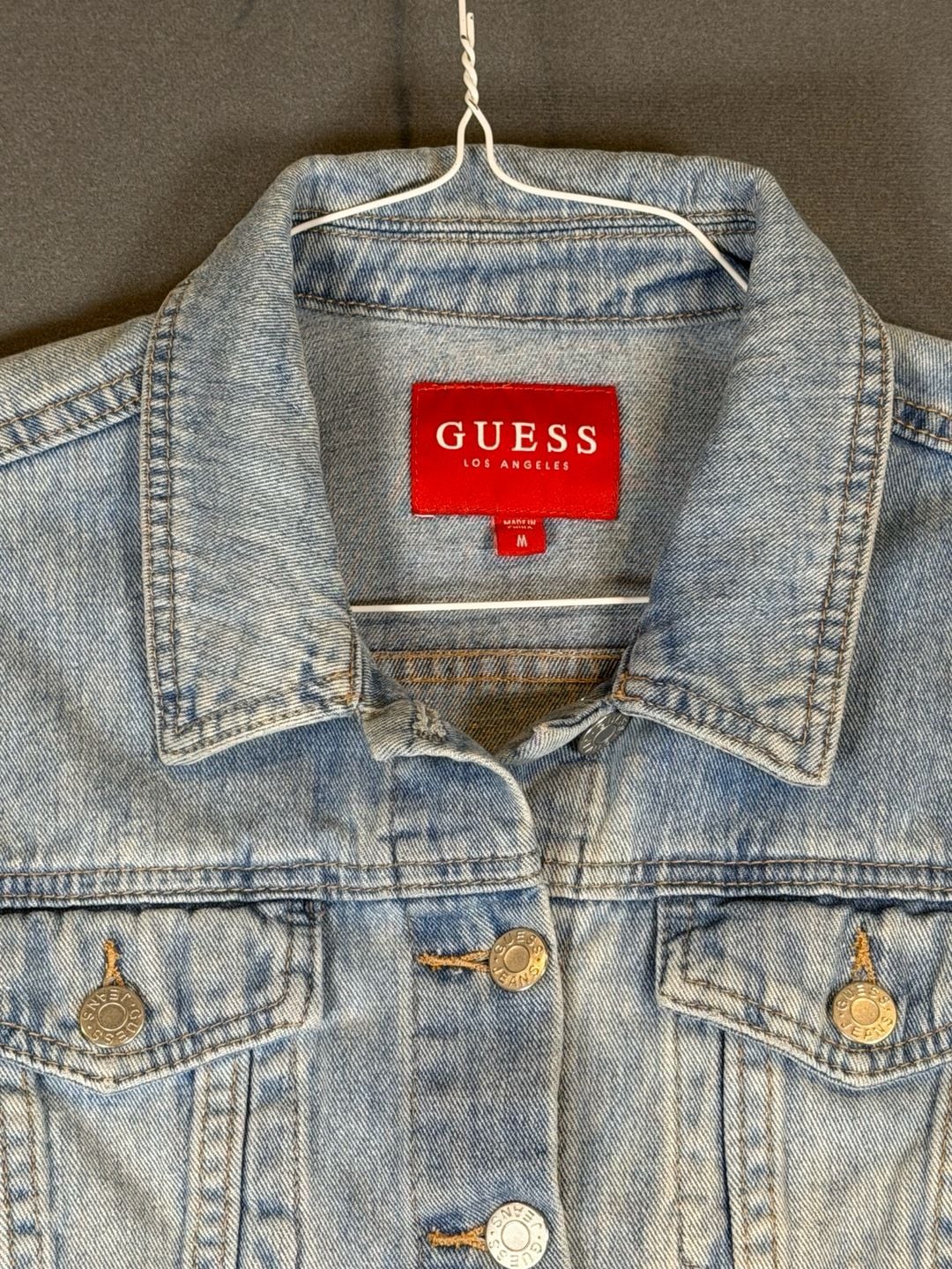 GUESS Cropped Denim Jacket Medium Light Wash Raw Hem Y2K 7