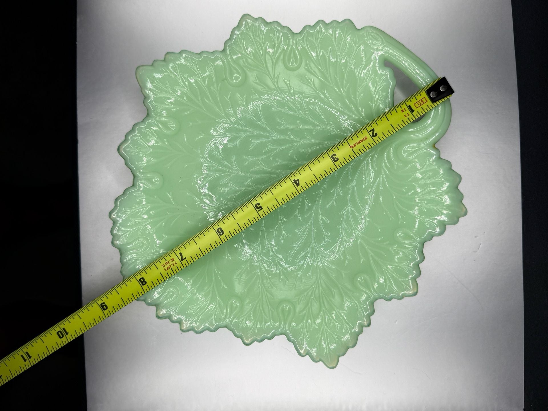Vintage Fenton Jadeite Green Milk Glass Leaf Plate 2