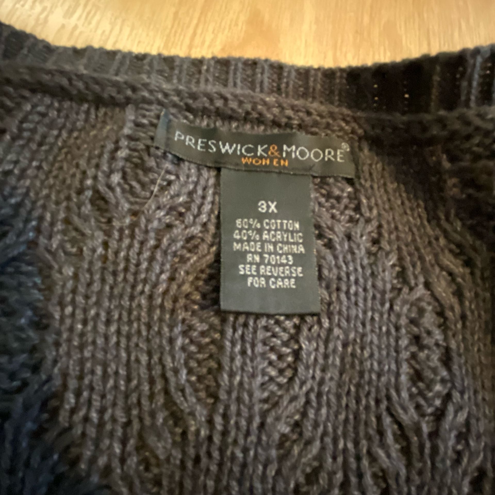 Preswick & Moore Cable Knit V-Neck Sweater 5