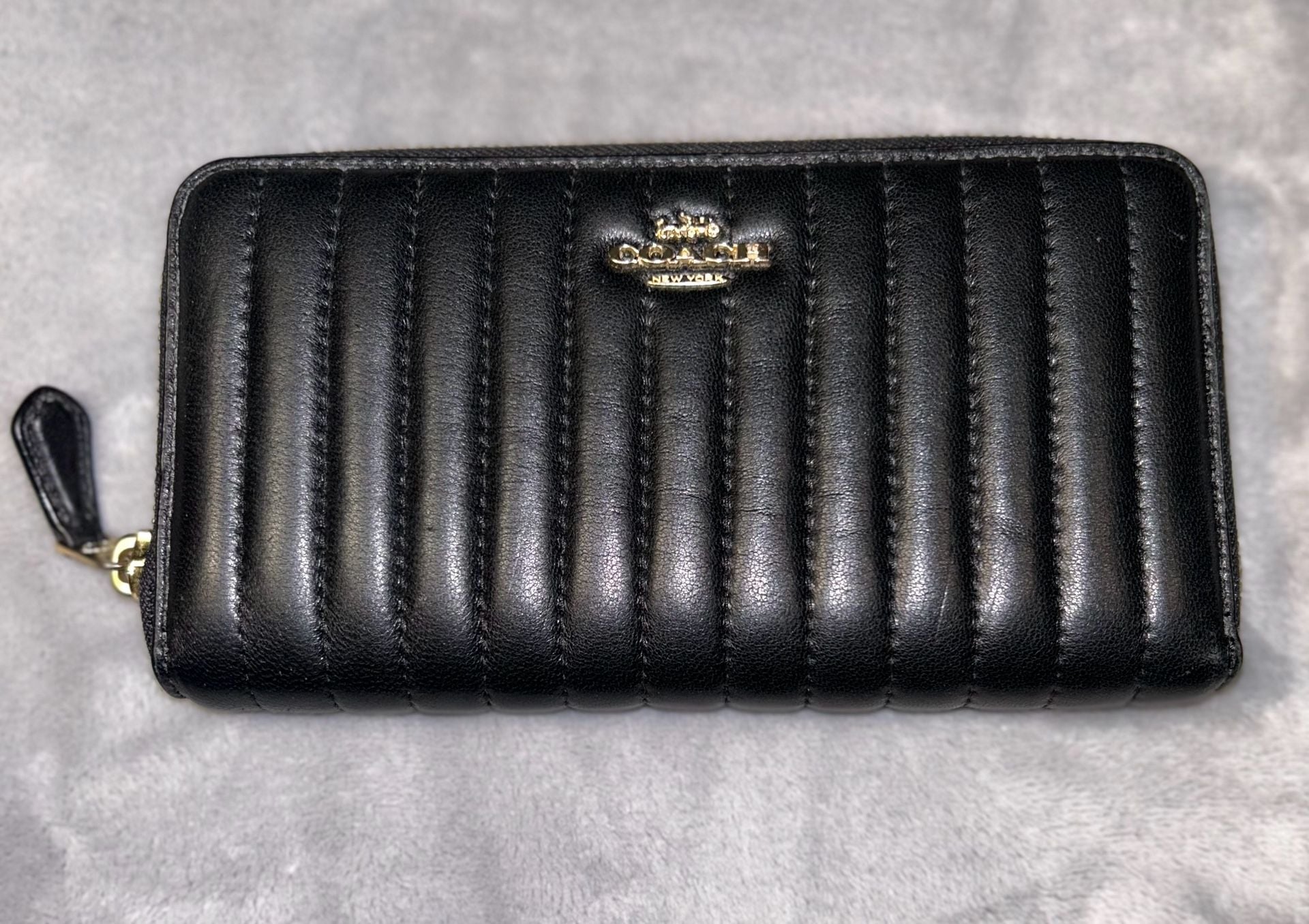 Authentic Coach Quilted Black Leather Zip Around Wallet 2