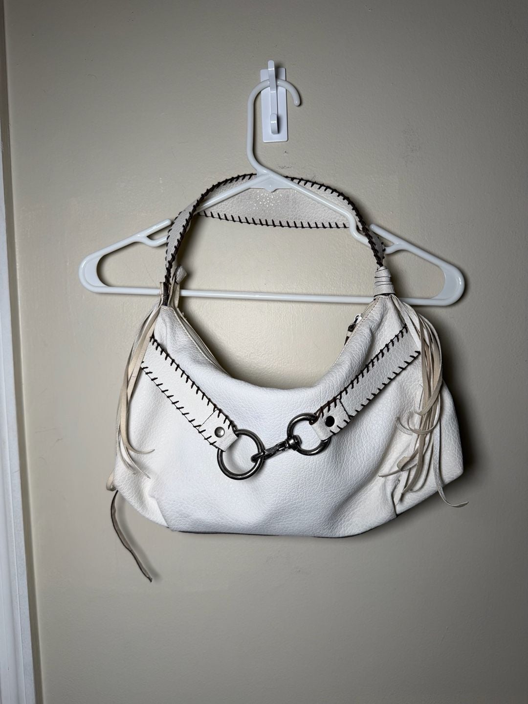 Nine West White Faux Leather Hobo Shoulder Bag With Contrast Stitching Rings 2
