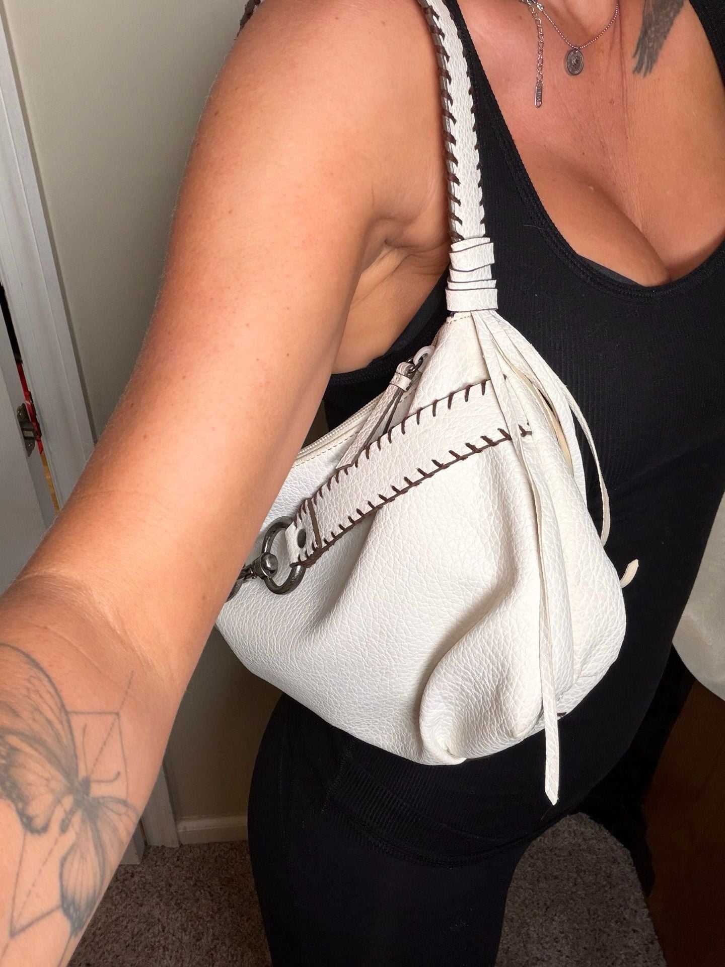 Nine West White Faux Leather Hobo Shoulder Bag With Contrast Stitching Rings 6