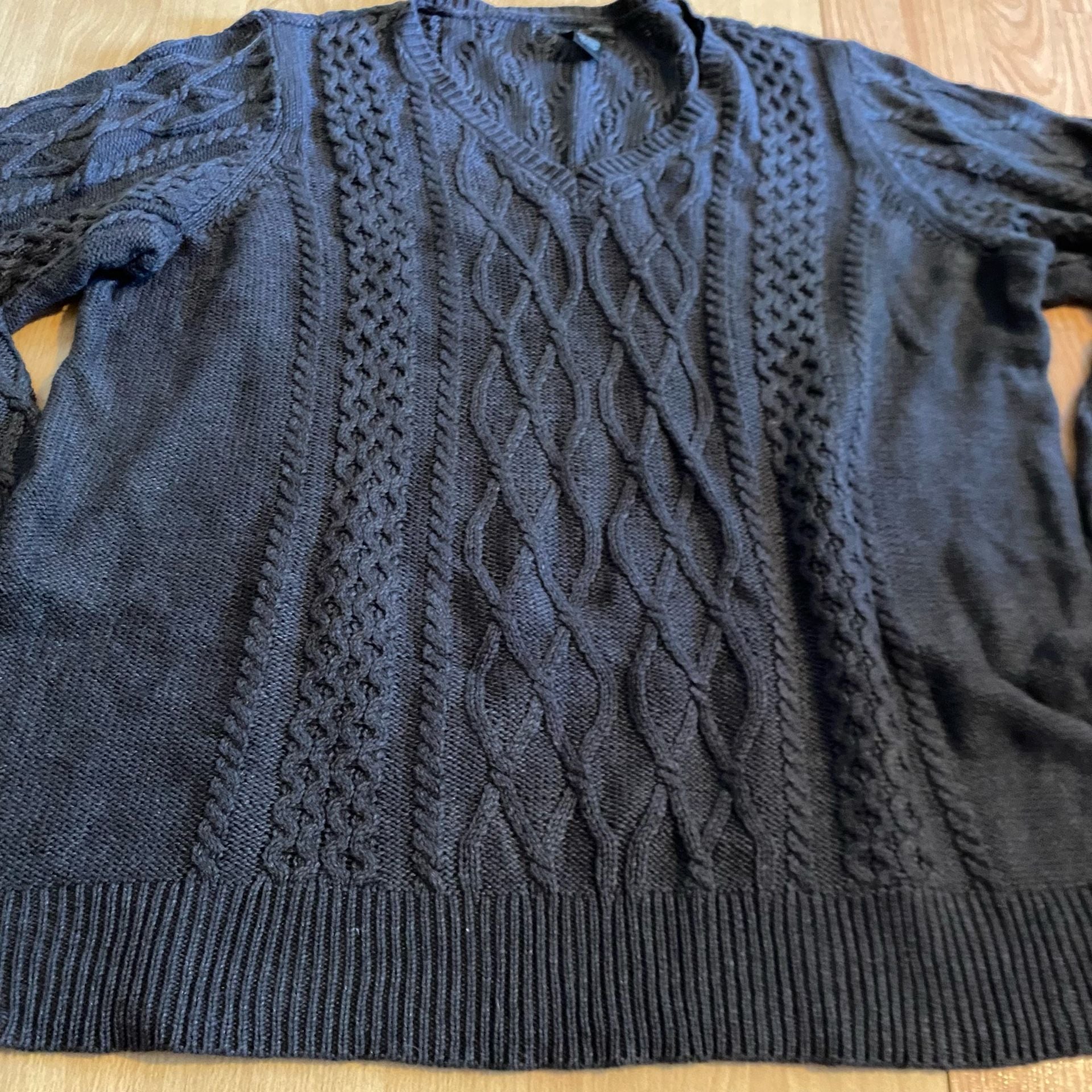 Preswick & Moore Cable Knit V-Neck Sweater 3