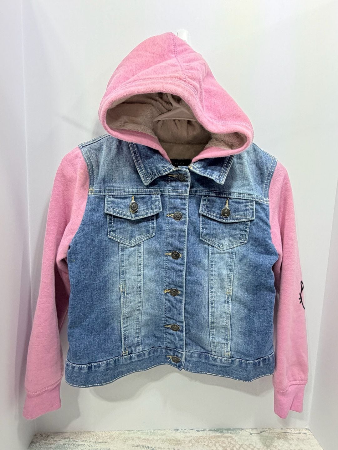 Vigoss Denim Jacket With Pink Sleeves And Hood Size 10/12 Cat Embroidered 3