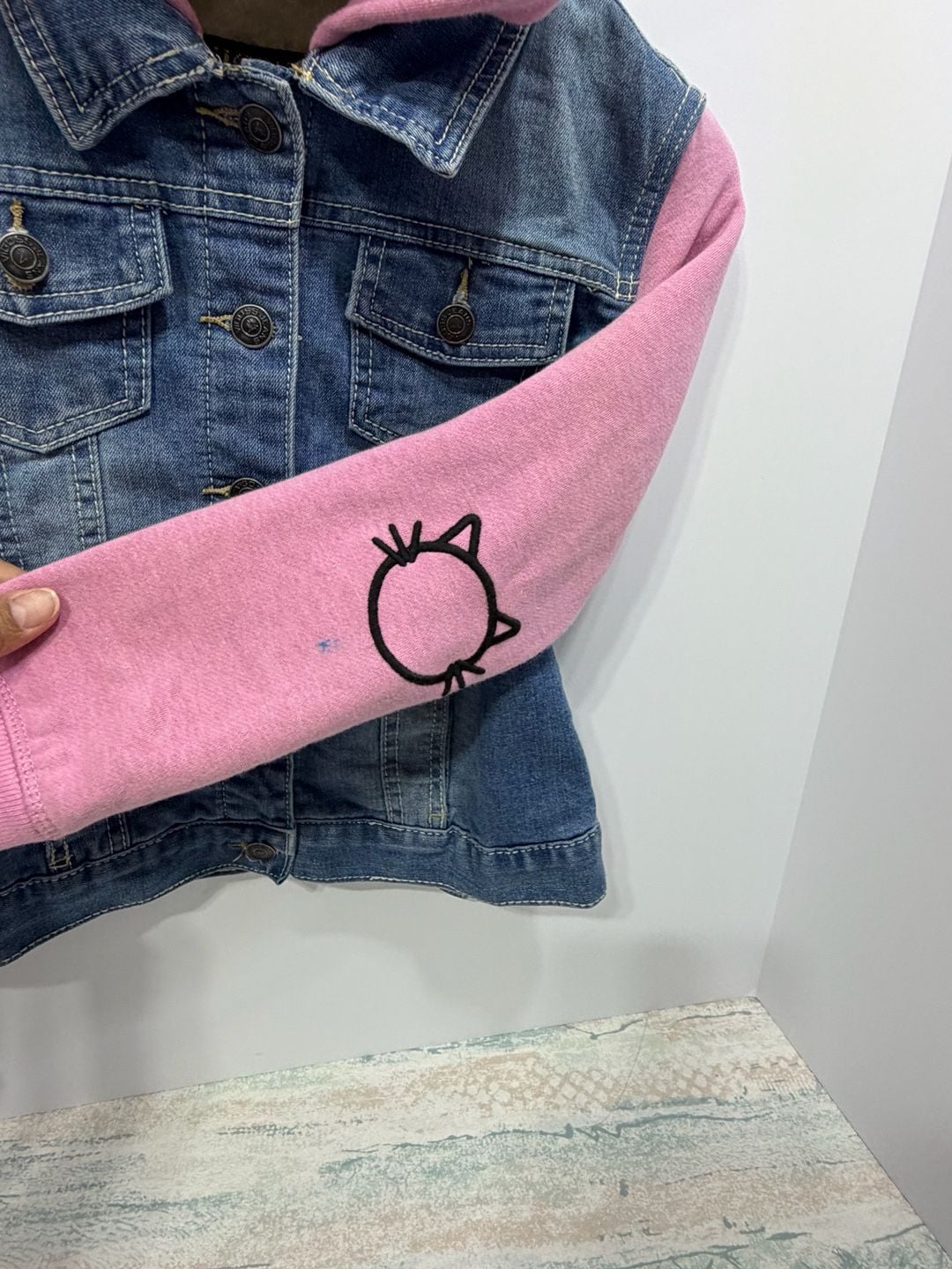 Vigoss Denim Jacket With Pink Sleeves And Hood Size 10/12 Cat Embroidered 6