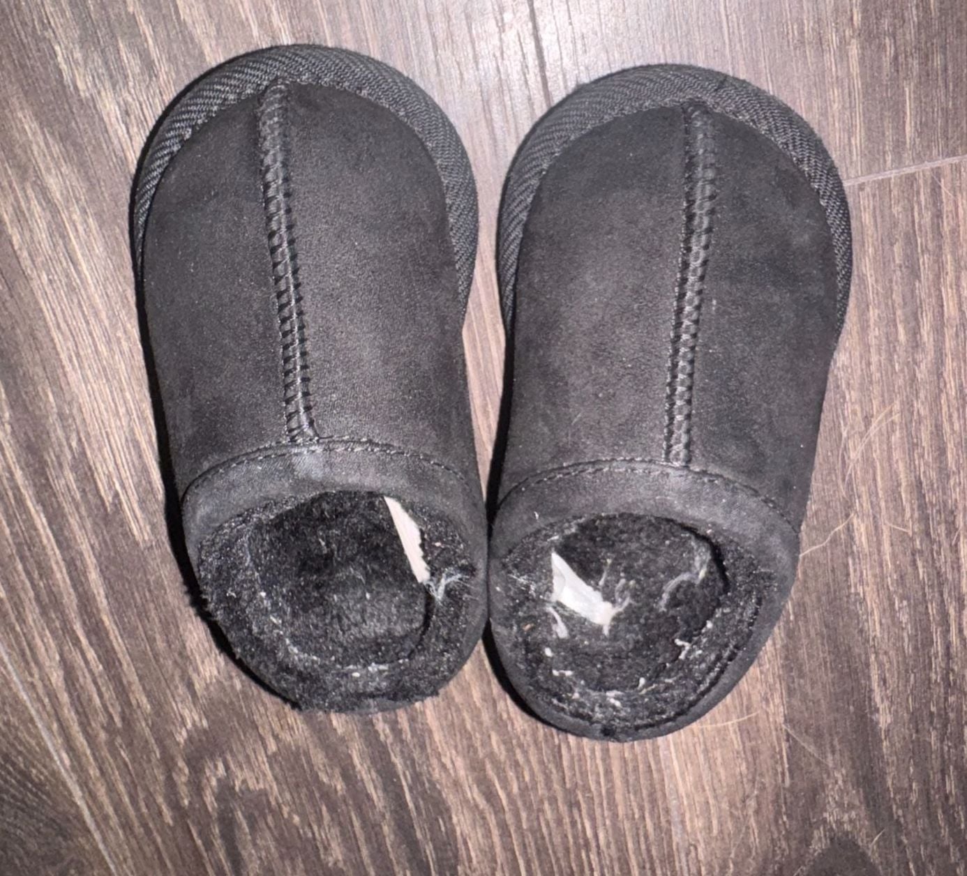 Cat & Jack Kid’s Slippers Child Size 6 Black Faux Fur Clog 2