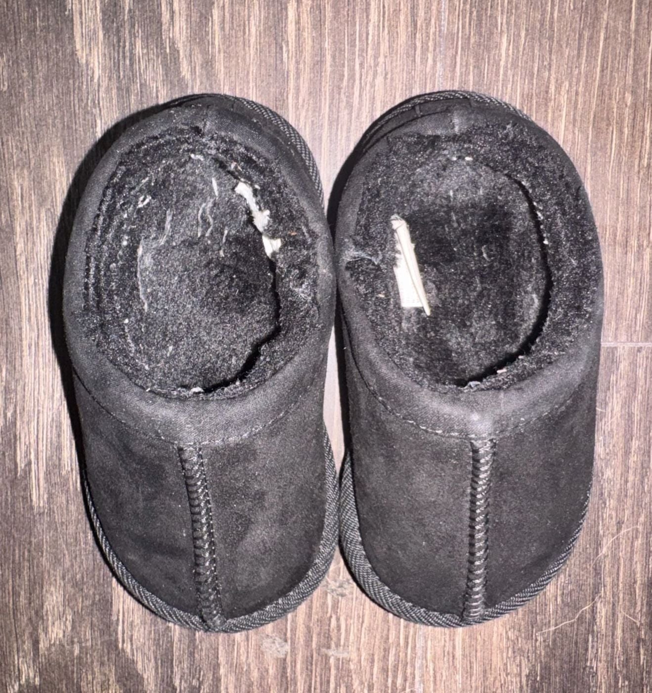 Cat & Jack Kid’s Slippers Child Size 6 Black Faux Fur Clog 3