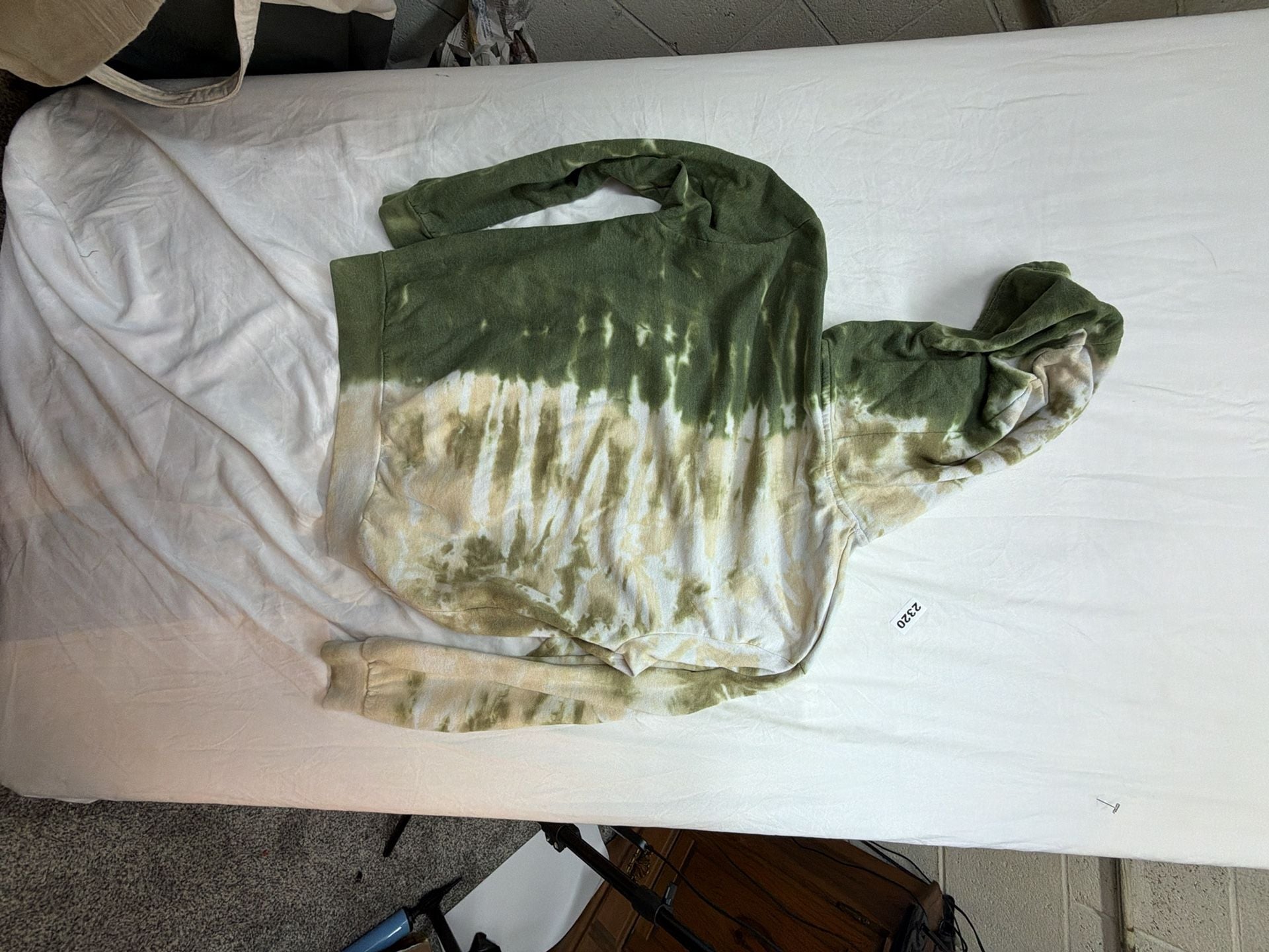 Aaliyah Hoodie Size M Green Tie Dye Graphic Sweatshirt 5